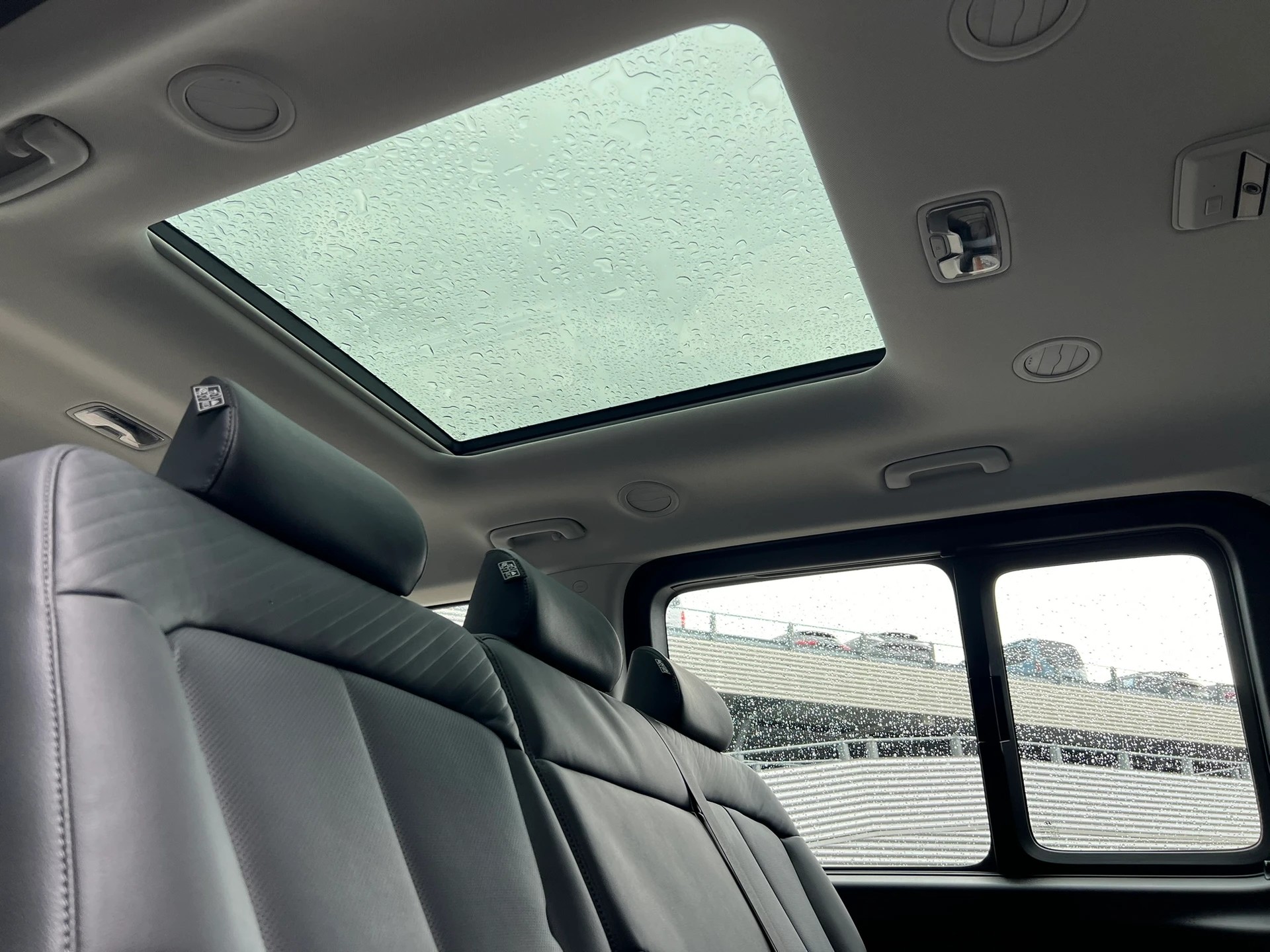 Image HYUNDAI STARIA Staria Wagon 1.6 T-GDi HEV Vertex A