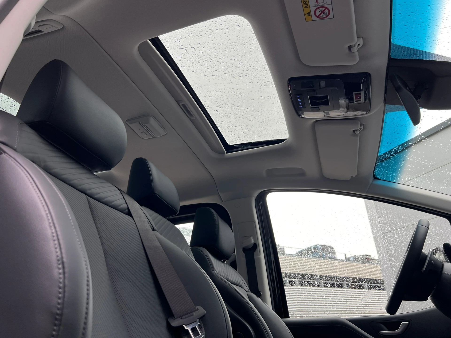 Image HYUNDAI STARIA Staria Wagon 1.6 T-GDi HEV Vertex A