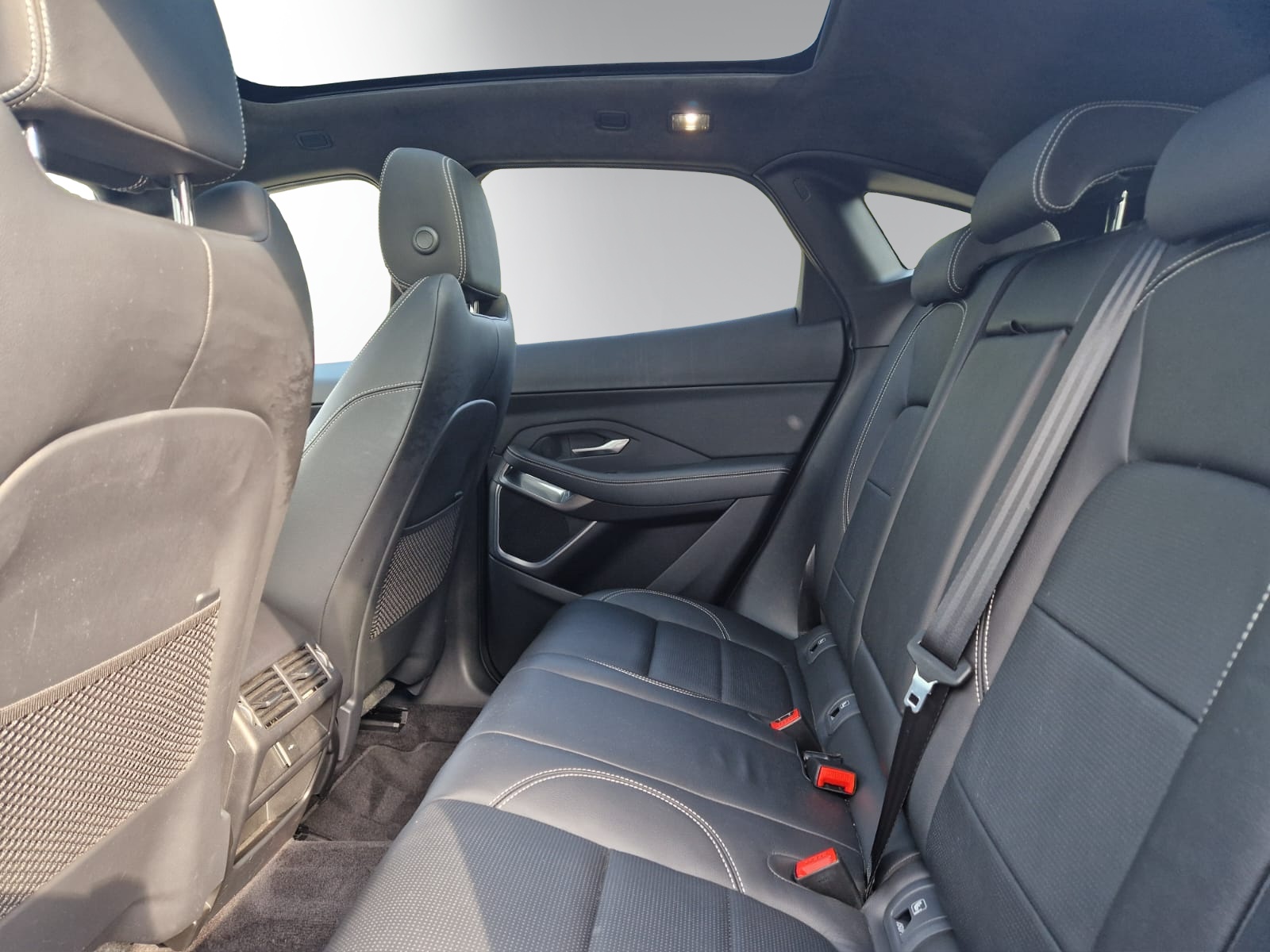 Image JAGUAR E-PACE E-Pace 1.5 P300e R-Dynamic AWD SE