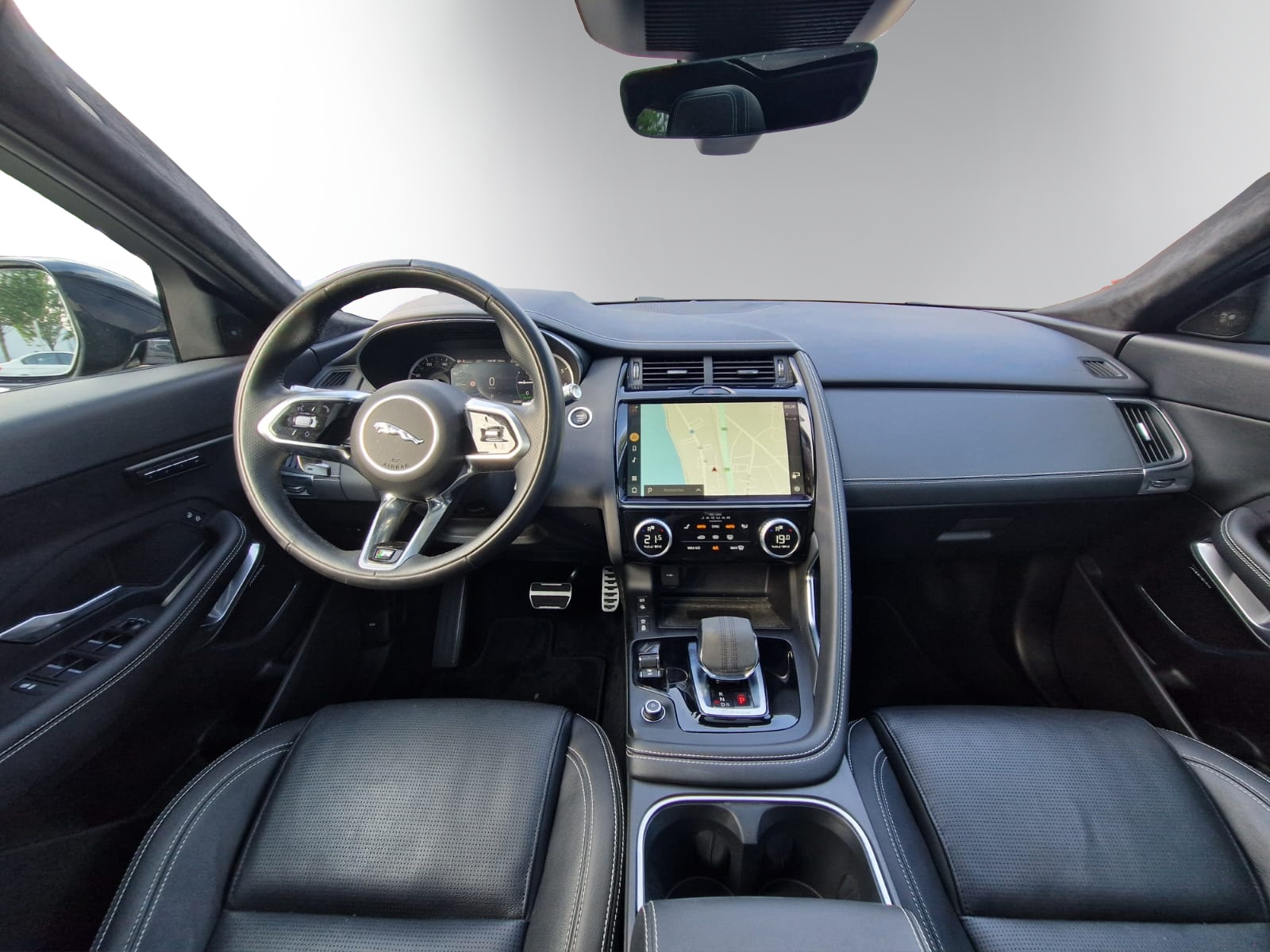 Image JAGUAR E-PACE E-Pace 1.5 P300e R-Dynamic AWD SE