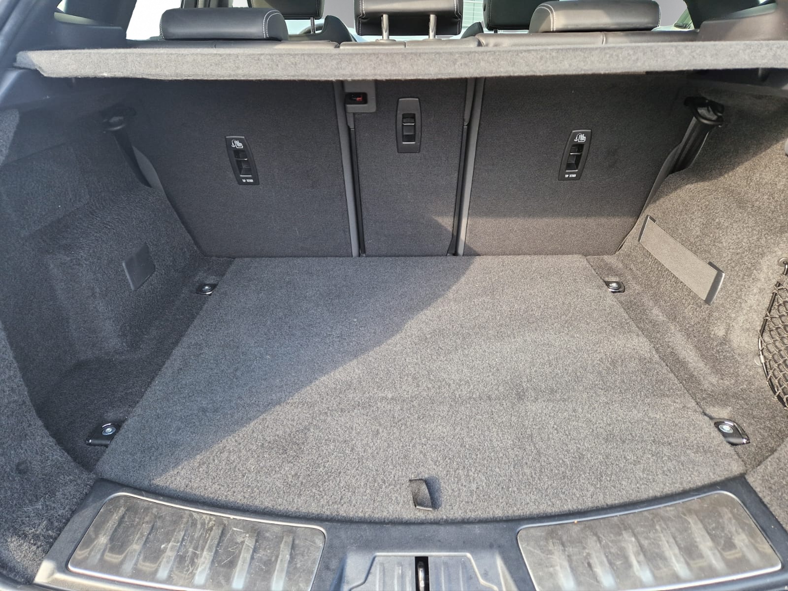 Image JAGUAR E-PACE E-Pace 1.5 P300e R-Dynamic AWD SE