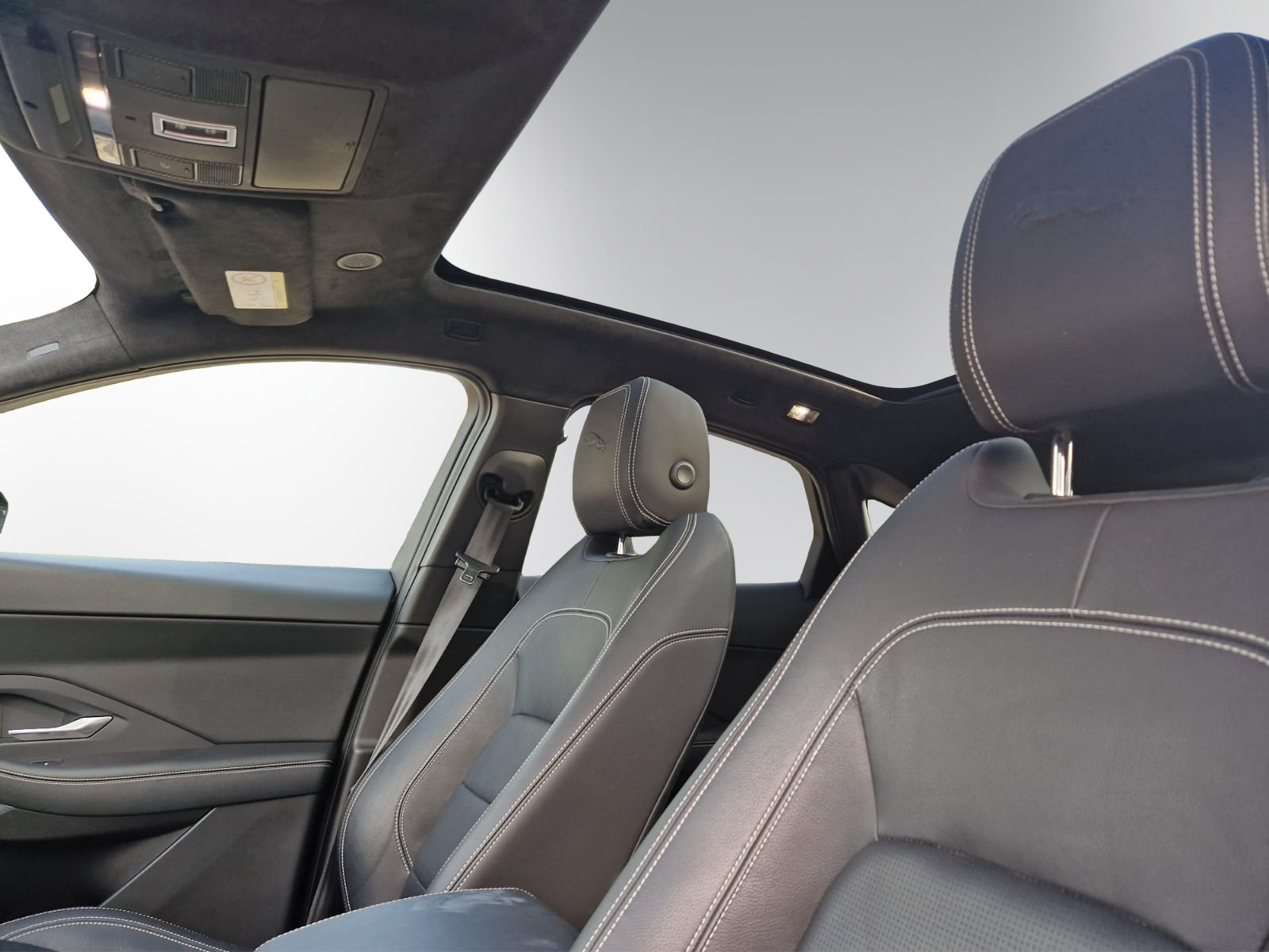 Image JAGUAR E-PACE E-Pace 1.5 P300e R-Dynamic AWD SE