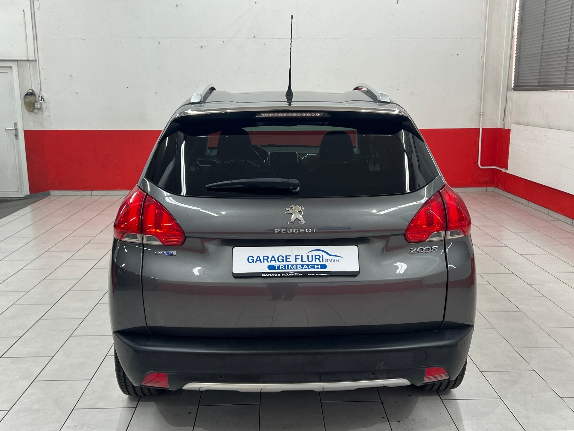 PEUGEOT 2008 1.6 BlueHDi Allure-image-5