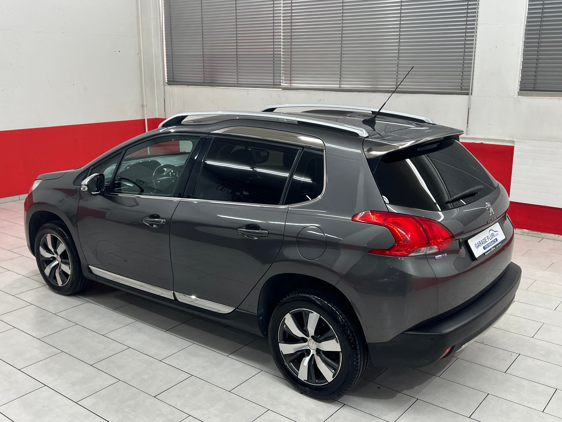 PEUGEOT 2008 1.6 BlueHDi Allure-image-7