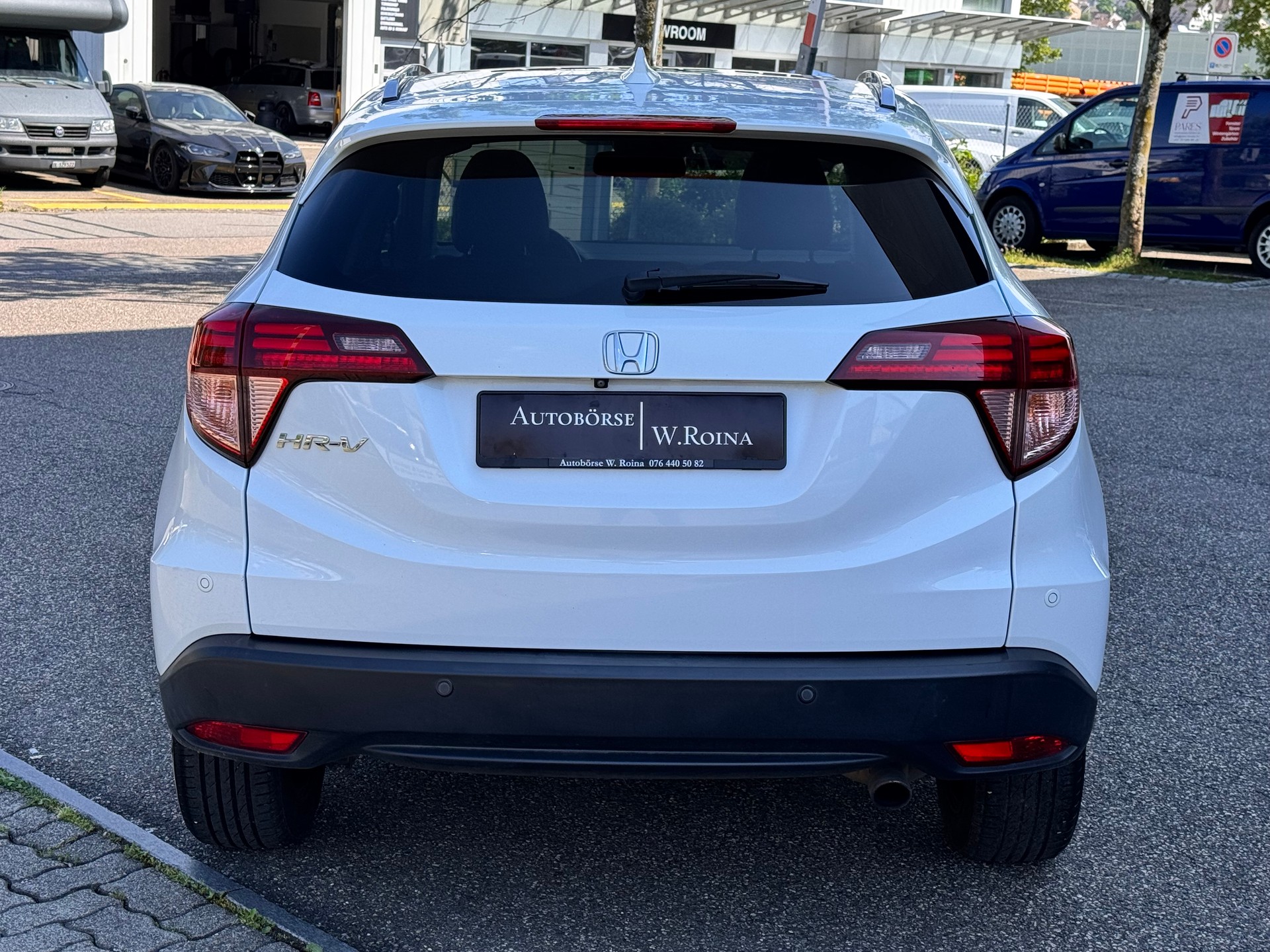 HONDA HR-V 1.5i-VTEC Executive-showroom-element-3