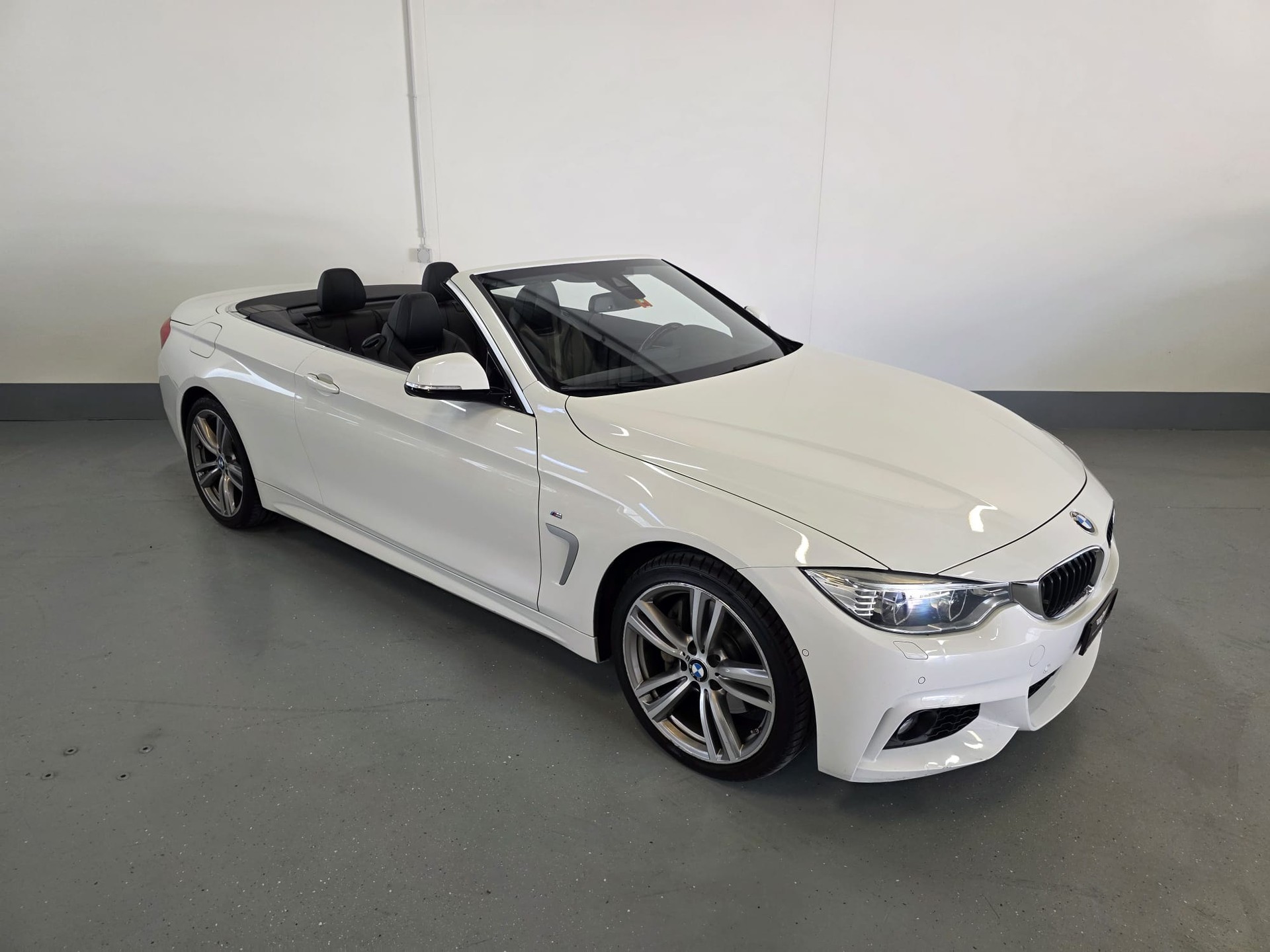 BMW 435d Cabriolet xDrive M Sport Steptronic-showroom-element-1