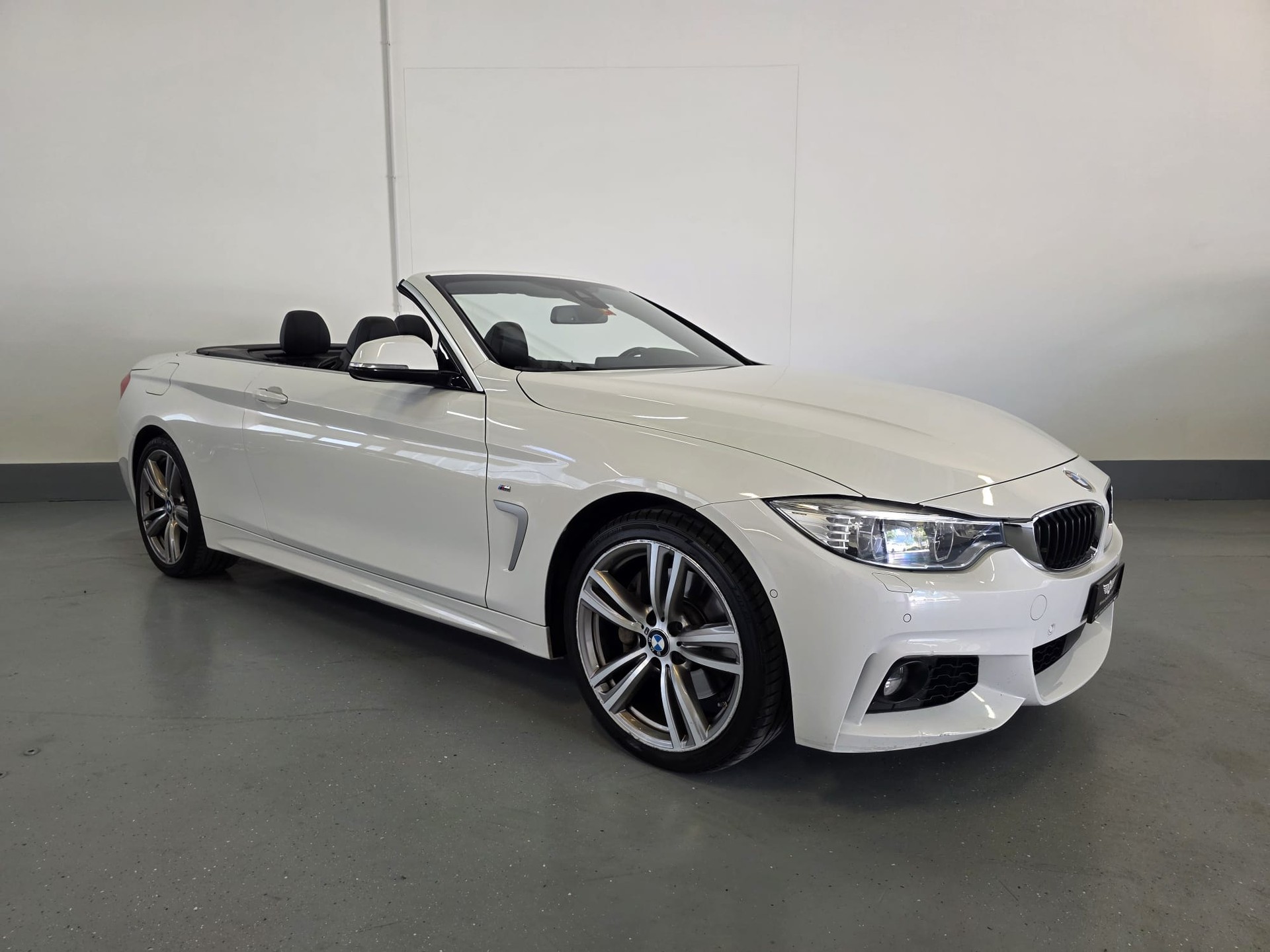 BMW 435d Cabriolet xDrive M Sport Steptronic-showroom-element-2
