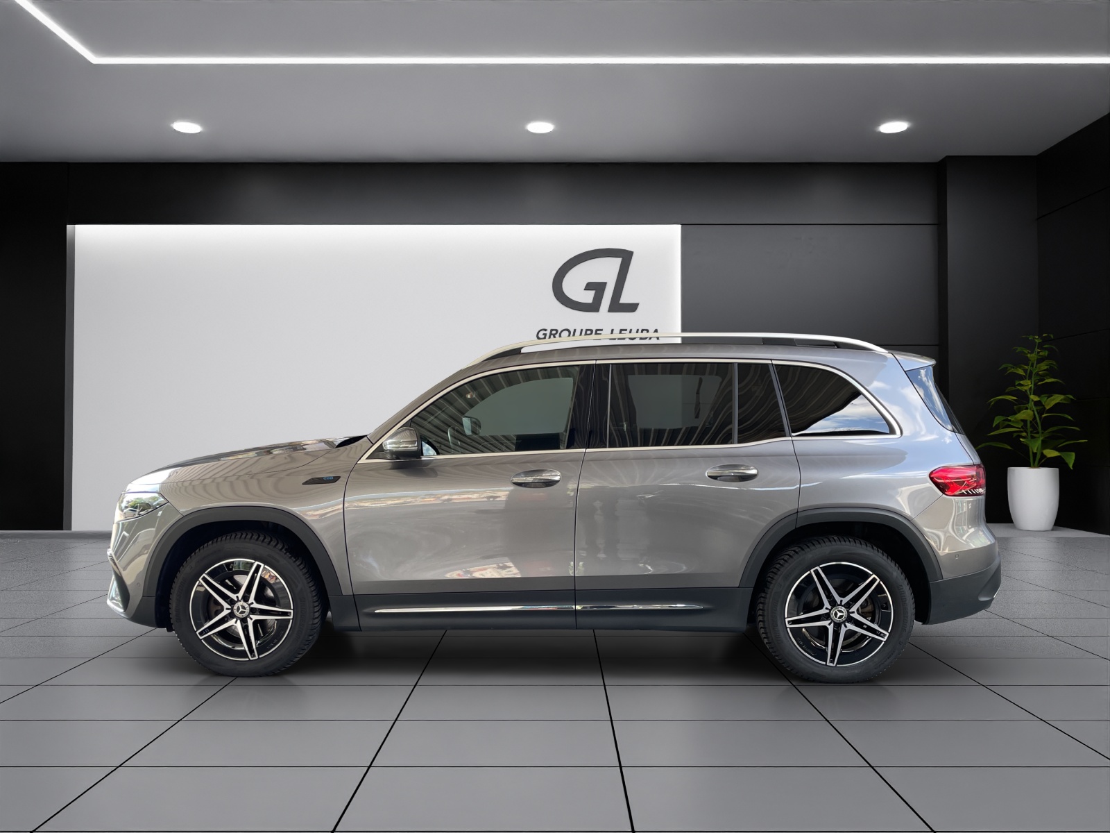 MERCEDES-BENZ EQB 350 AMG Line 4Matic-showroom-element-2