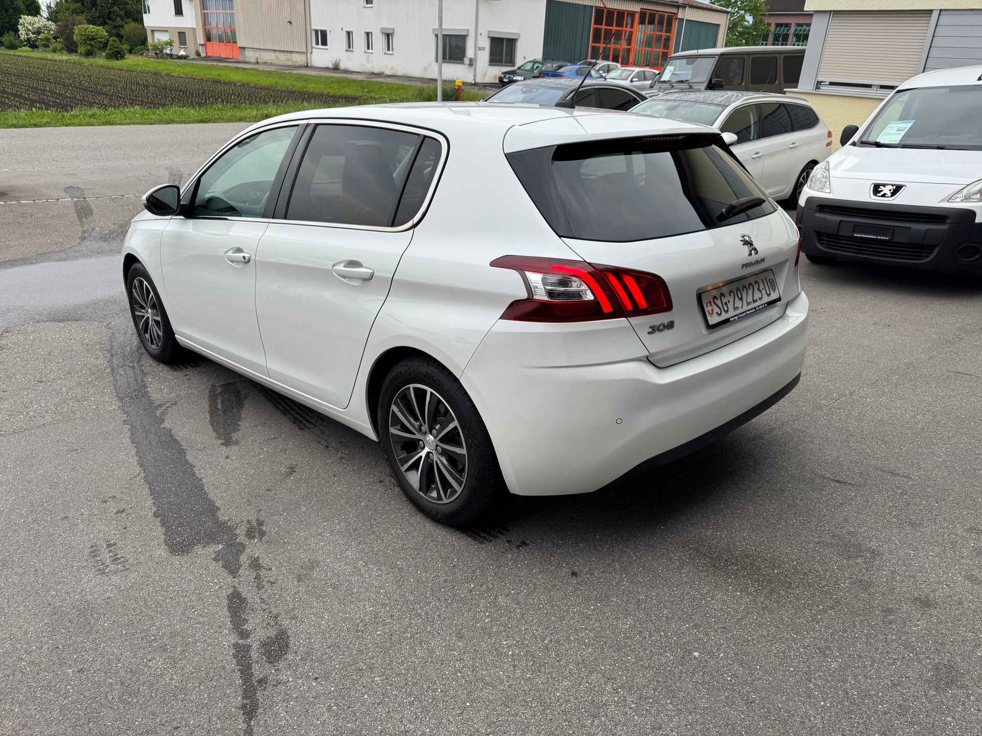 PEUGEOT 308 1.6 e-HDI Allure-showroom-element-3