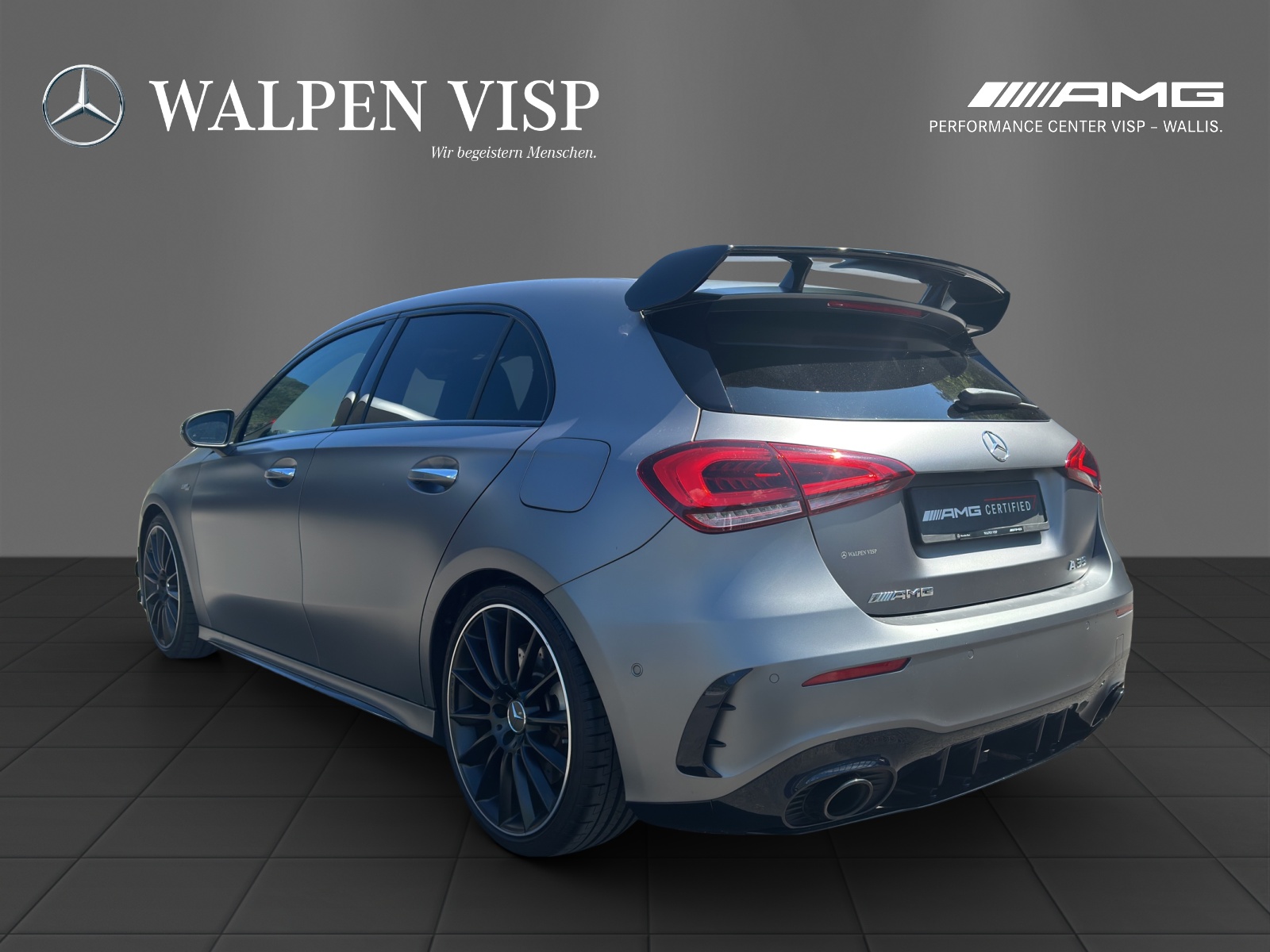 MERCEDES-BENZ A 35 AMG 4Matic Speedshift-showroom-element-3