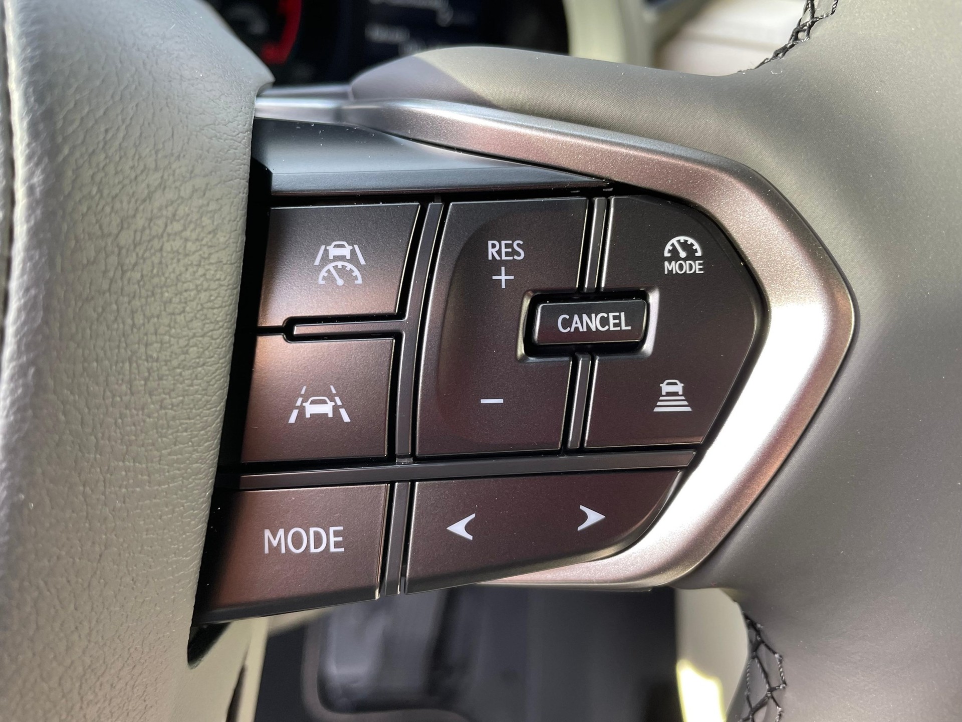 LEXUS LBX 1.5 Hybrid Elegant AWD-image-12