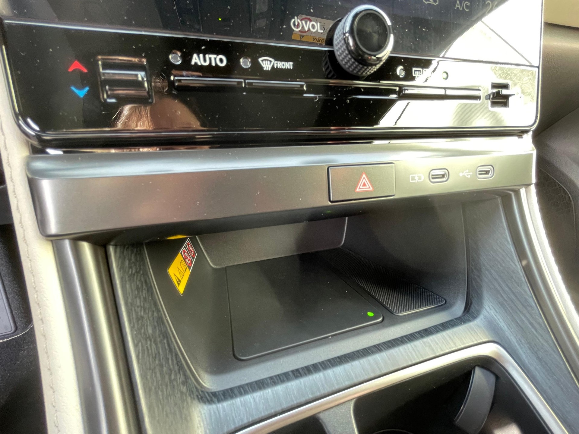 LEXUS LBX 1.5 Hybrid Elegant AWD-image-14