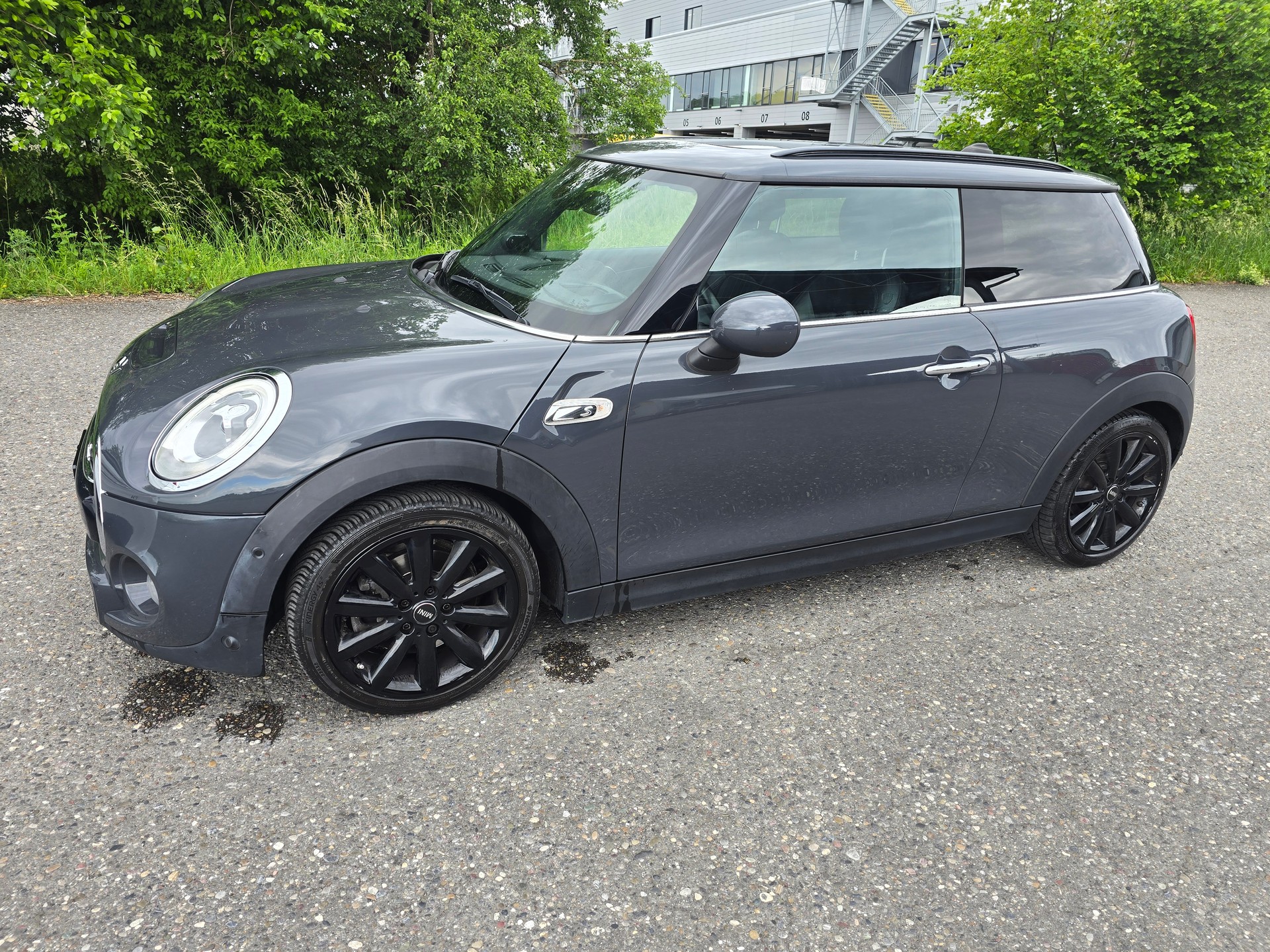 MINI Cooper S-showroom-element-1