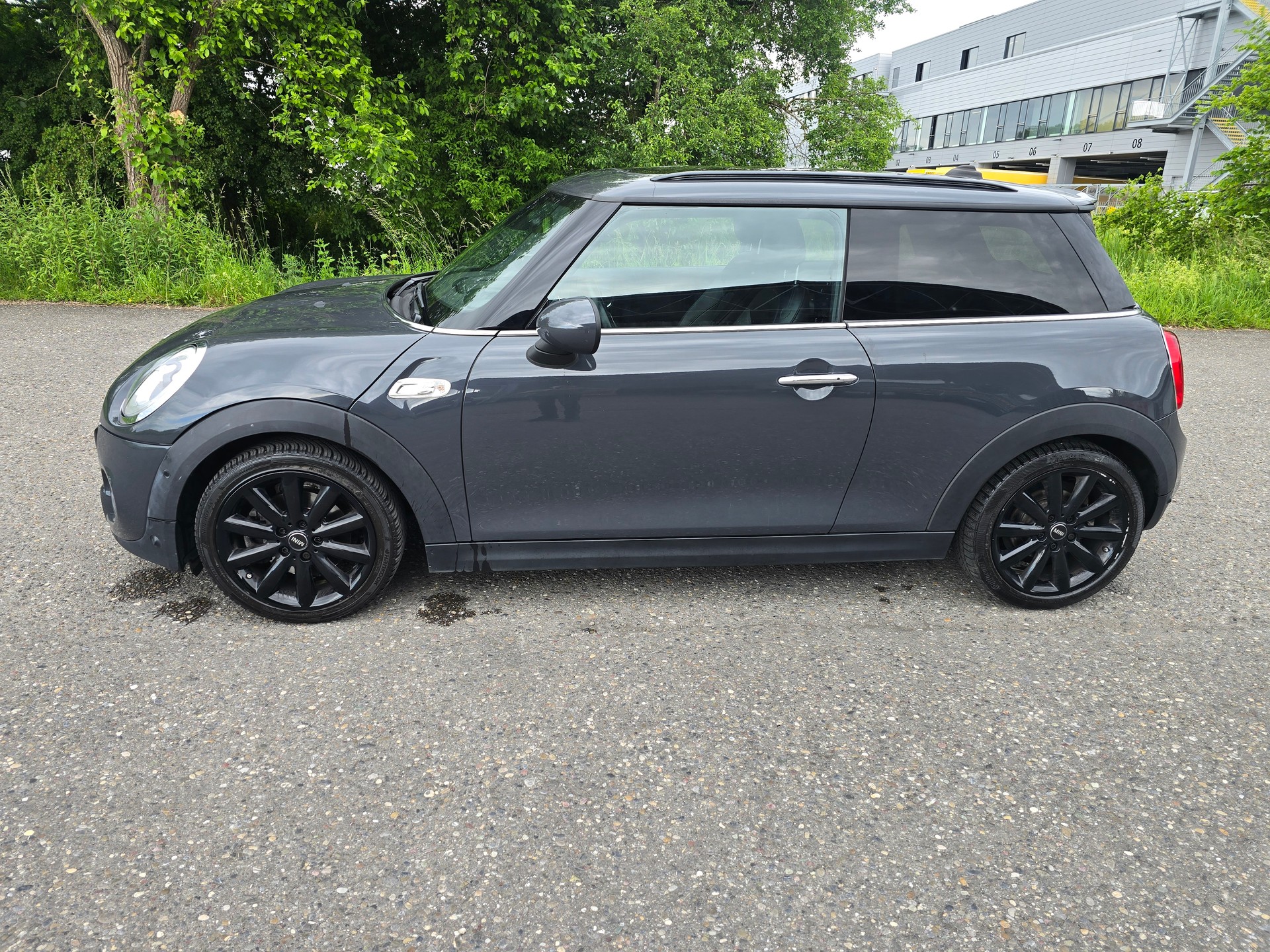 MINI Cooper S-showroom-element-2