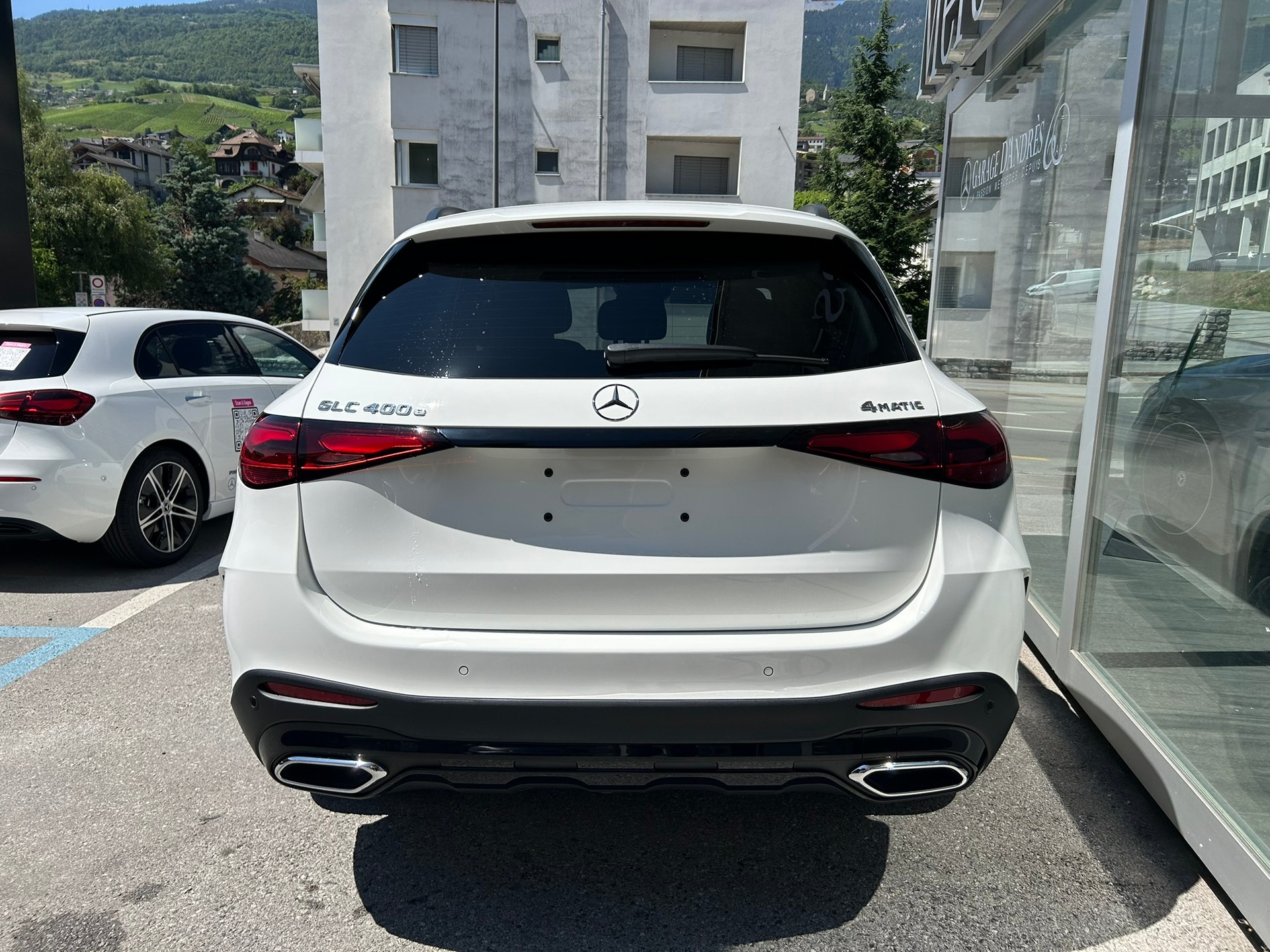 MERCEDES-BENZ GLC 400 e 4Matic EQ Star 9G-Tronic-image-5