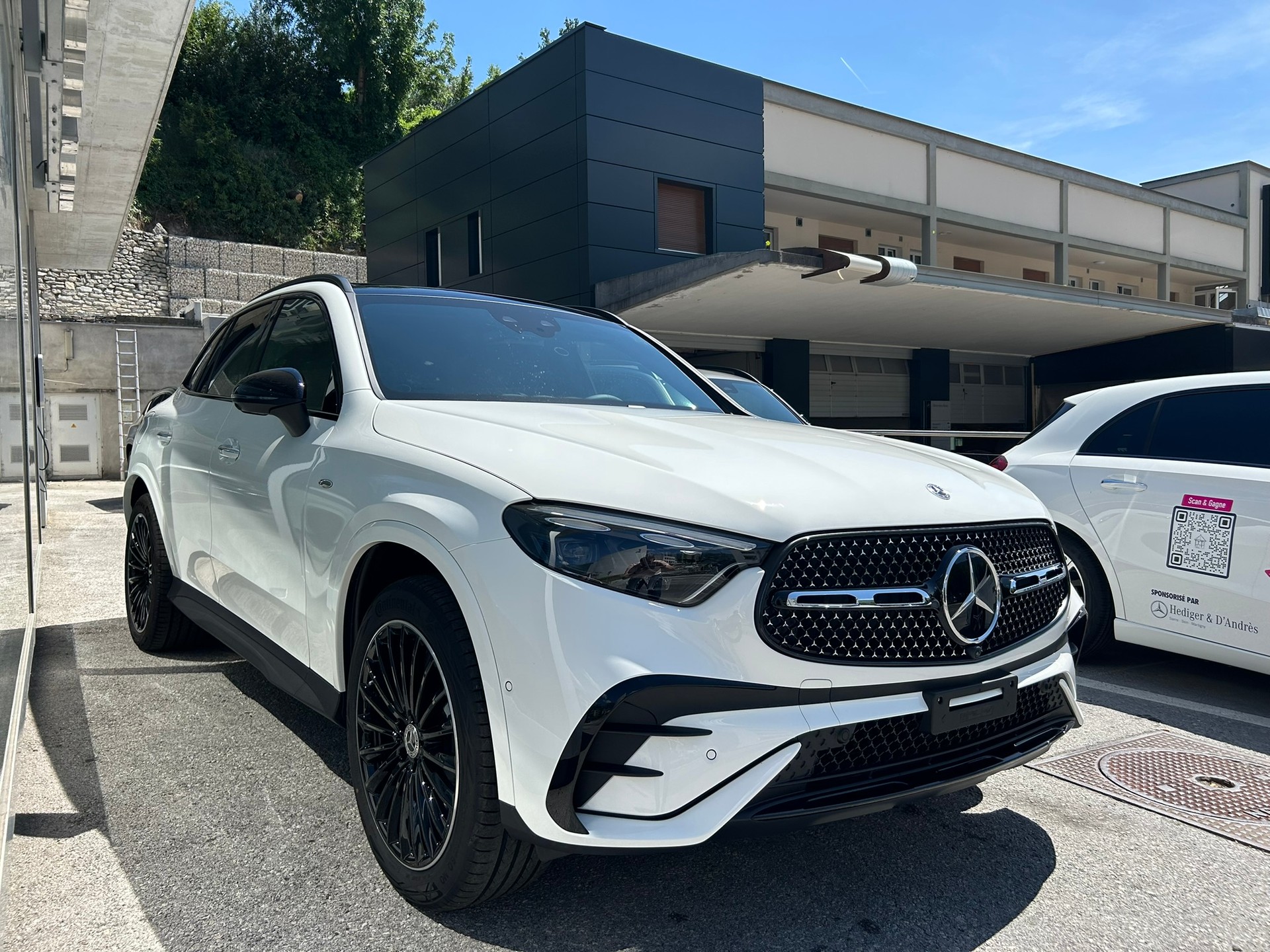 MERCEDES-BENZ GLC 400 e 4Matic EQ Star 9G-Tronic-showroom-element-2