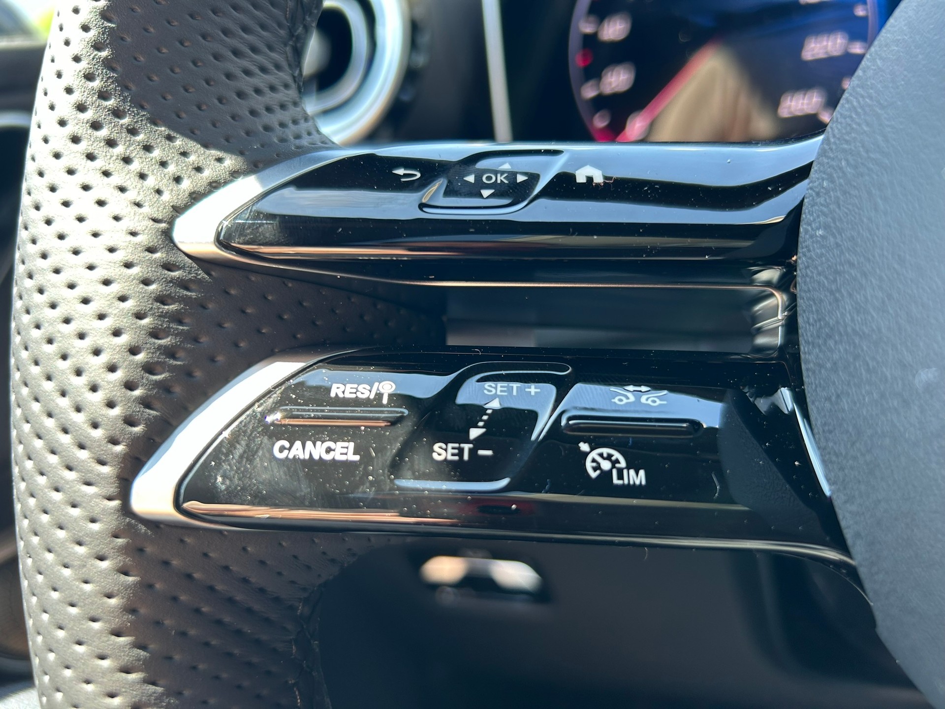 MERCEDES-BENZ GLC 400 e 4Matic EQ Star 9G-Tronic-image-15