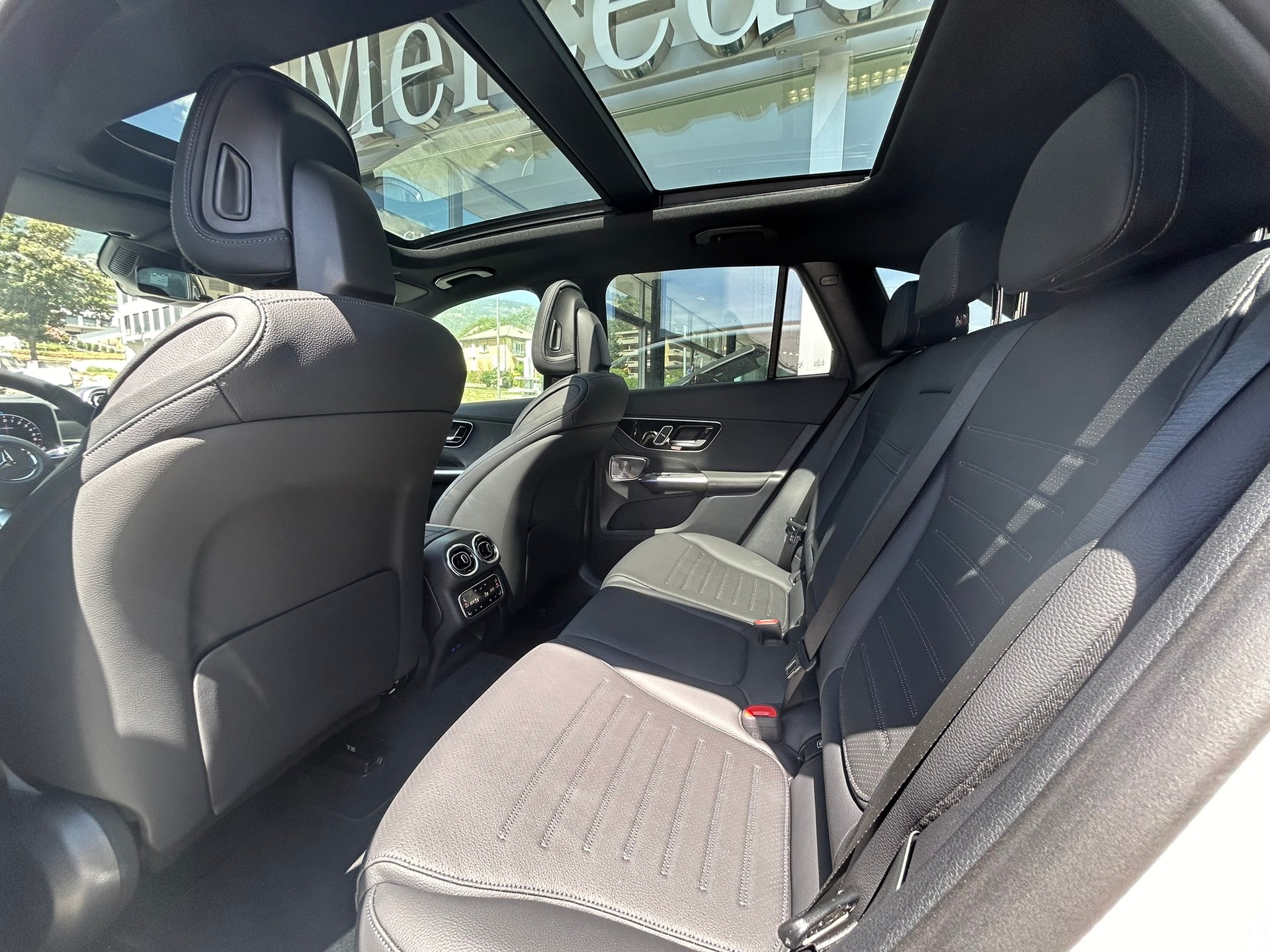 MERCEDES-BENZ GLC 400 e 4Matic EQ Star 9G-Tronic-image-11