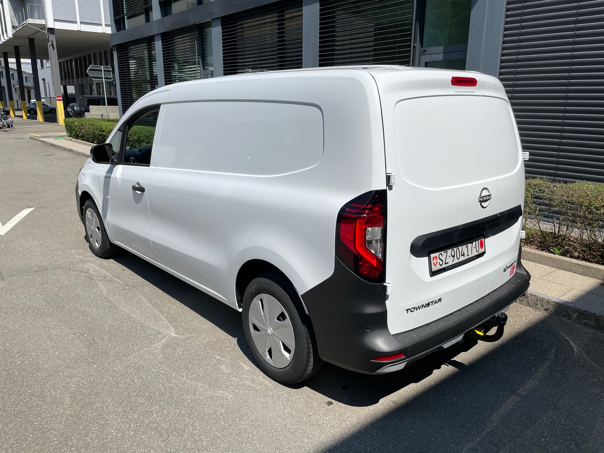 NISSAN Townstar EV45 kWh 22kW L2 Acenta mit AHK-showroom-element-2