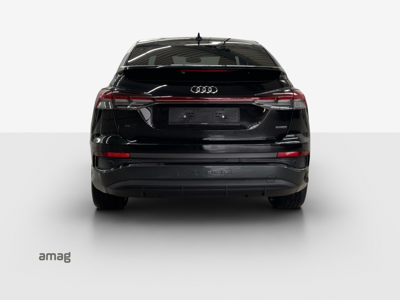 AUDI Q4 Sportback e-tron 55 quattro-showroom-element-3