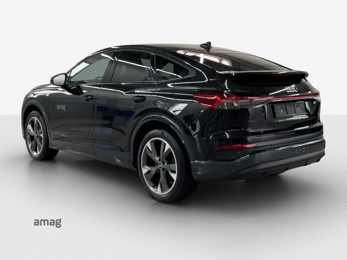 AUDI Q4 Sportback e-tron 55 quattro-showroom-element-2