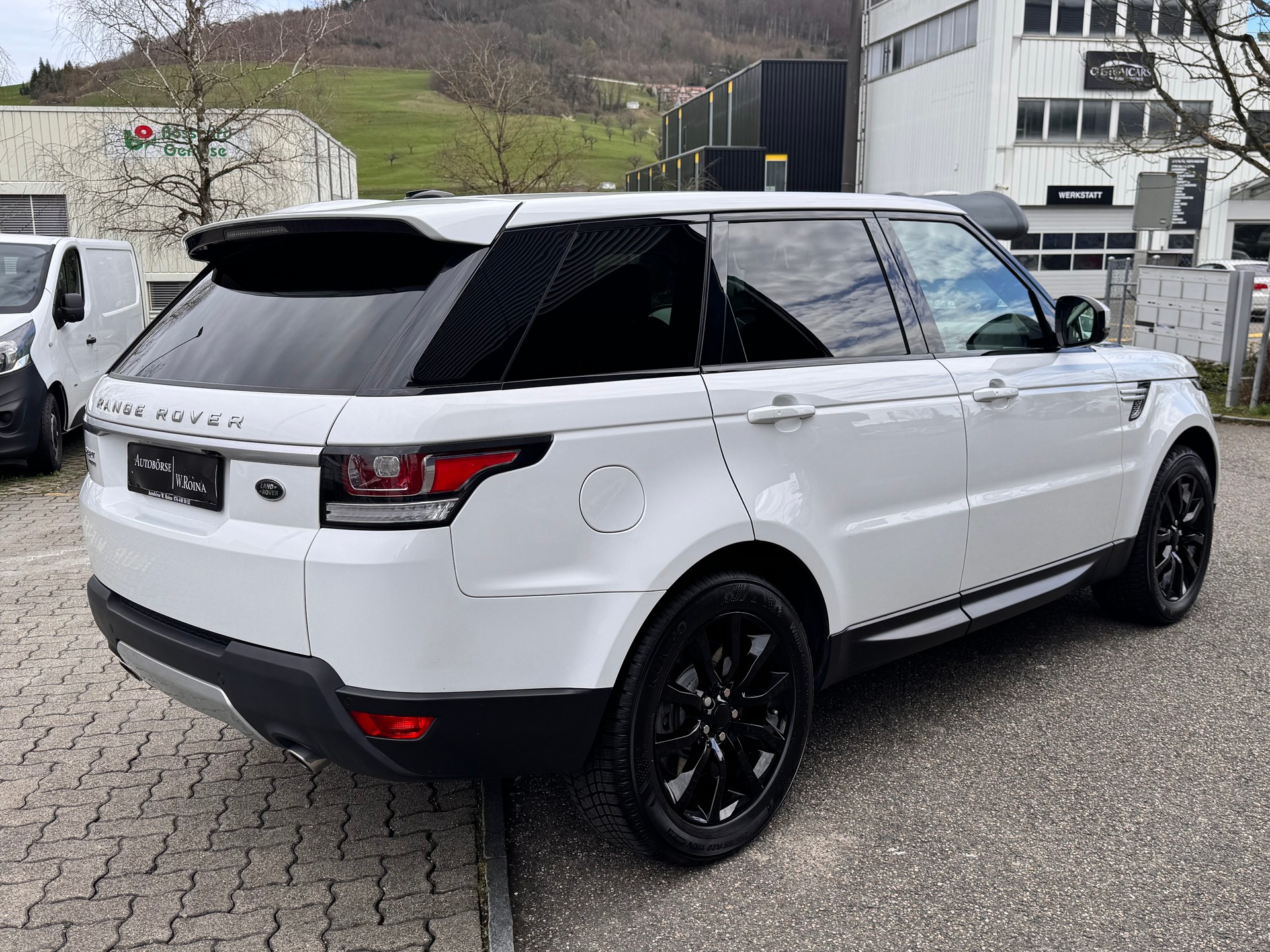 LAND ROVER Range Rover Sport 3.0 SDV6 HSE Dynamic Automatic-showroom-element-2