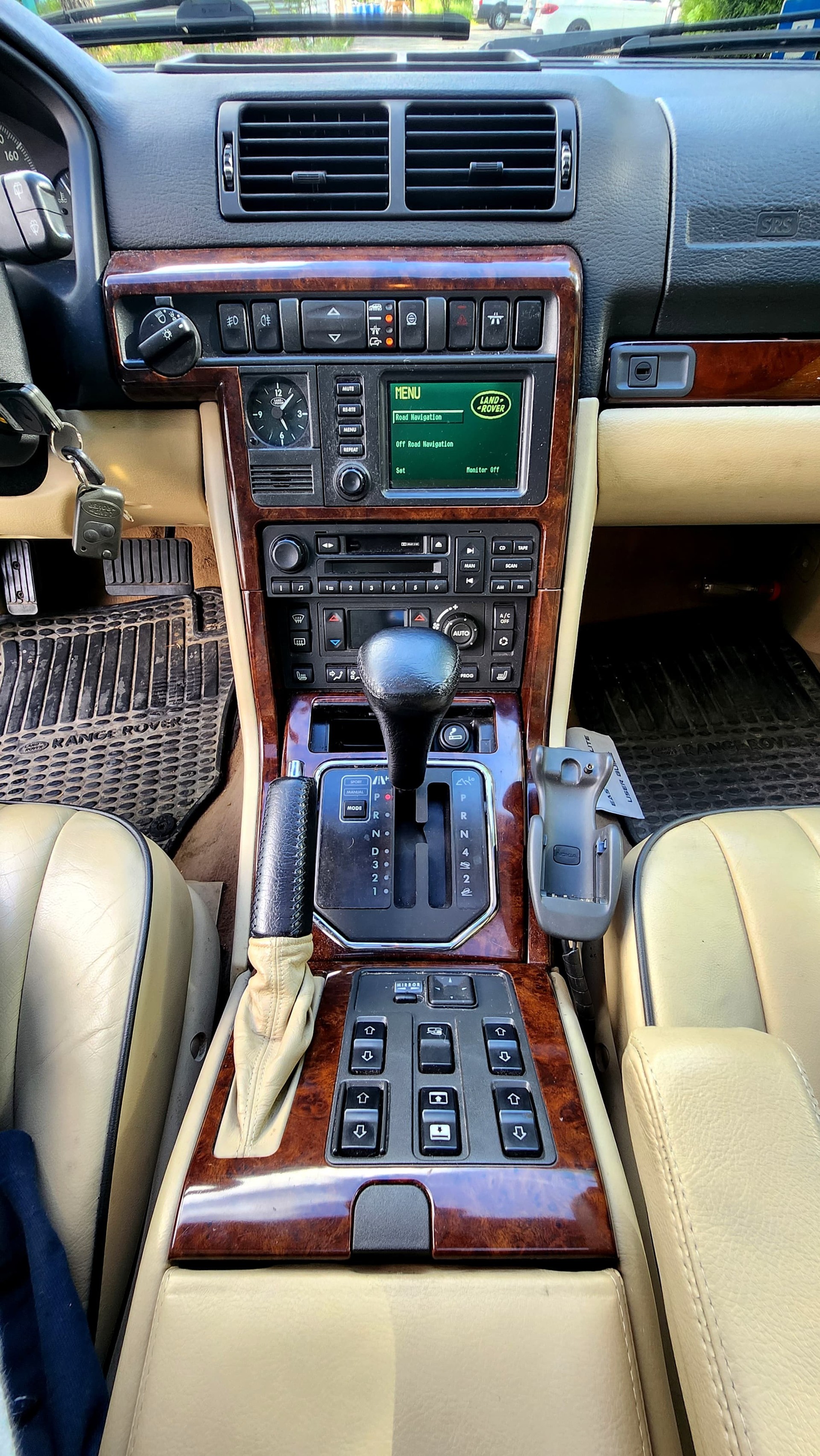 LAND ROVER Range Rover 4.6 HSE-image-8