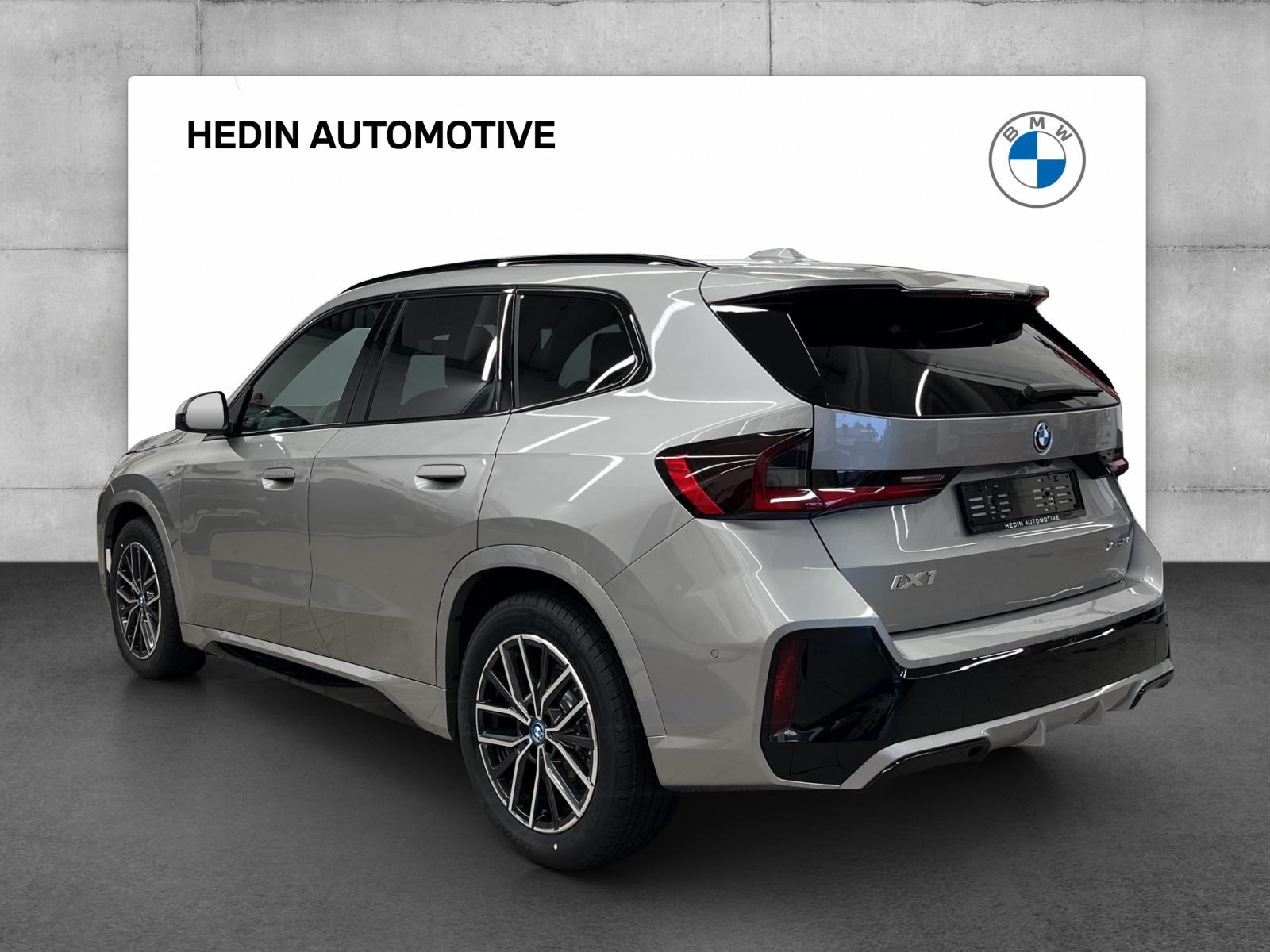BMW iX1 30 xDrive-showroom-element-2
