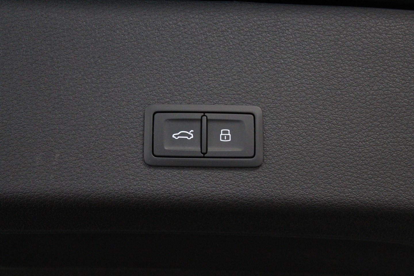 AUDI e-tron S quattro-image-11