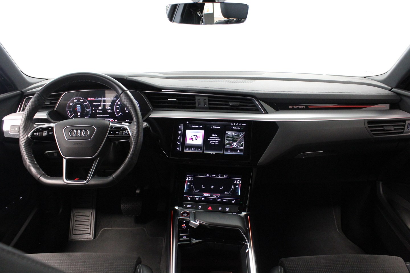 AUDI e-tron S quattro-image-6