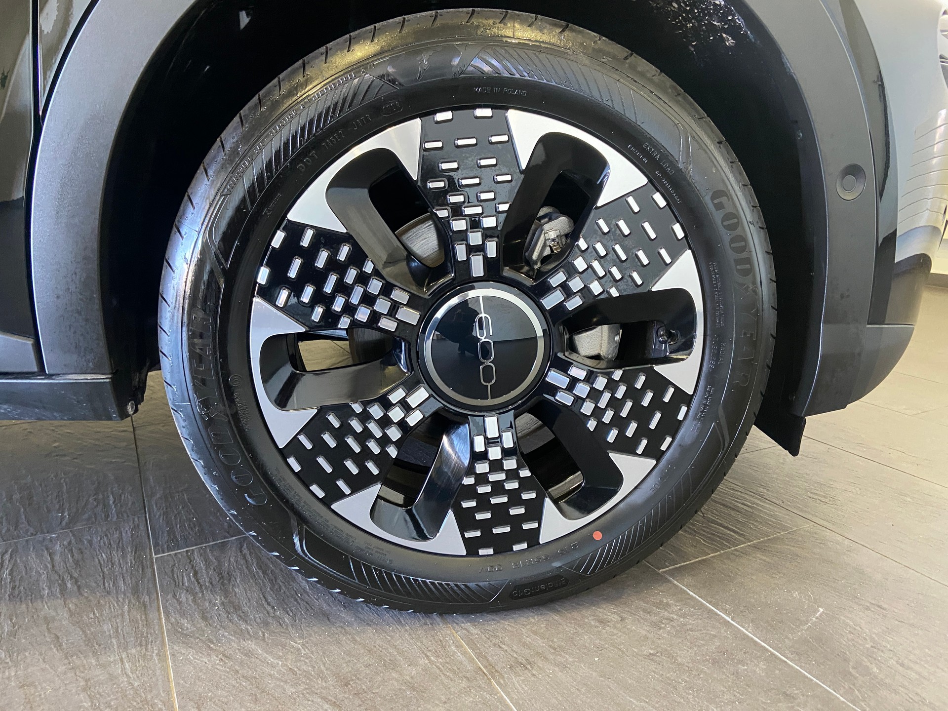 FIAT 600 MildHybrid La Prima 100PS-showroom-element-3