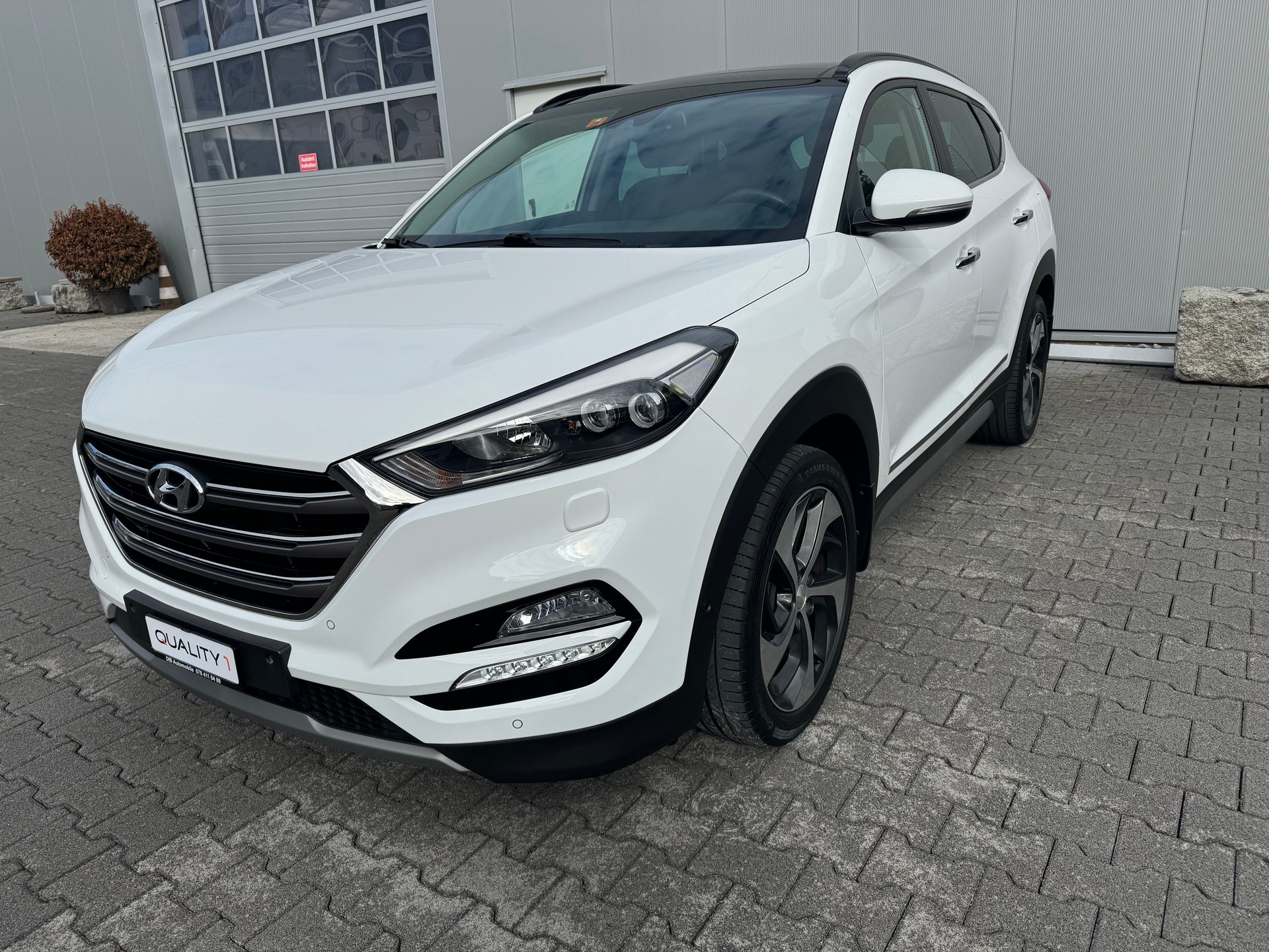 HYUNDAI Tucson 1.6 TGDI Vertex 4WD Automatic*NEUWERTIG*TOP AUSSTATTUNG*NUR 15000 KM*-showroom-element-1