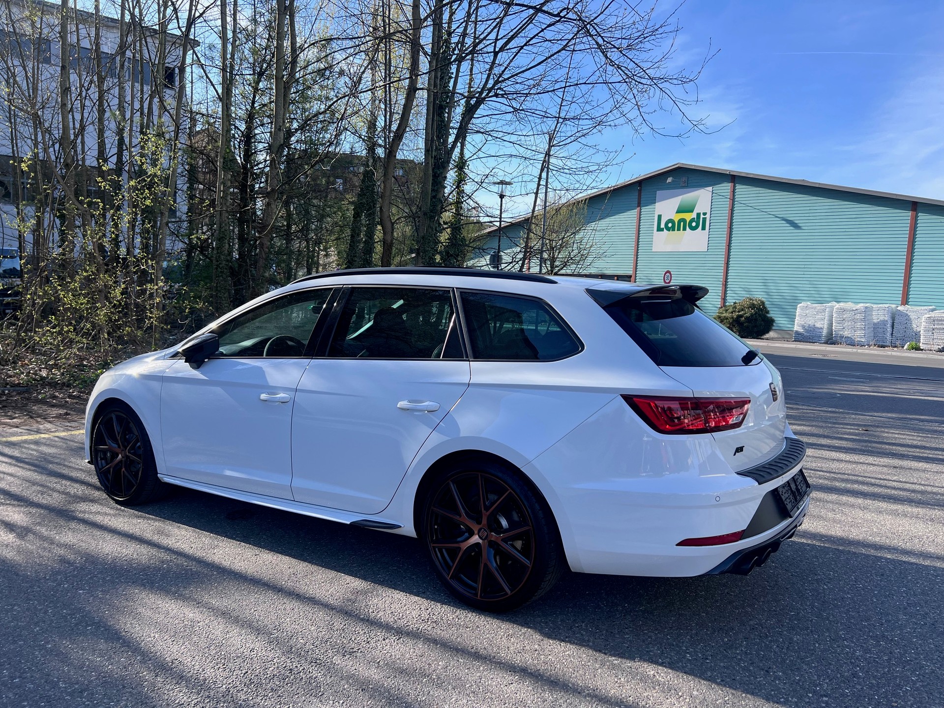 SEAT Leon ST 2.0 TSI Cupra R 350 4 Drive DSG-showroom-element-2