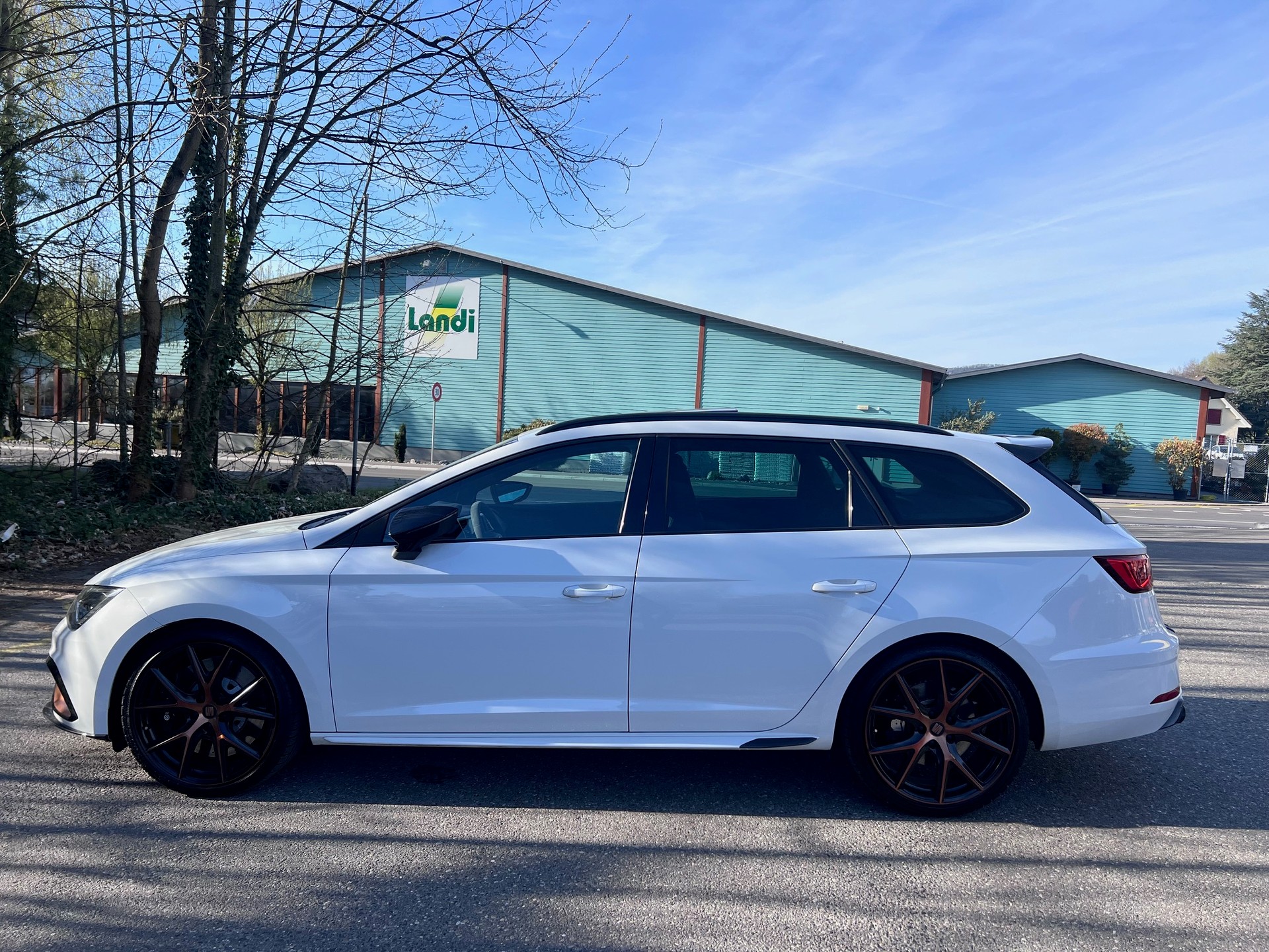 SEAT Leon ST 2.0 TSI Cupra R 350 4 Drive DSG-showroom-element-1