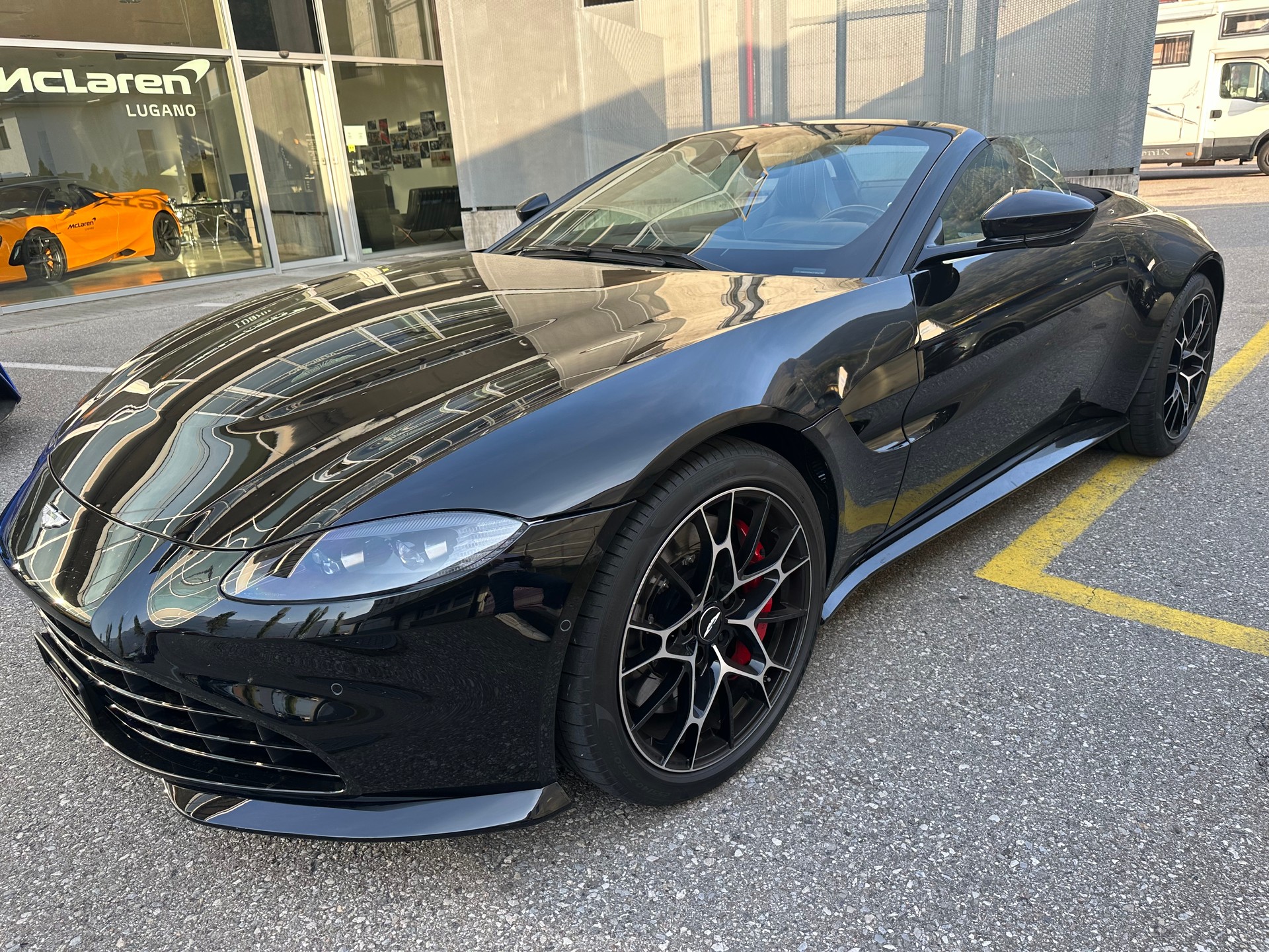 ASTON MARTIN V8 Vantage 4.0 Roadster
