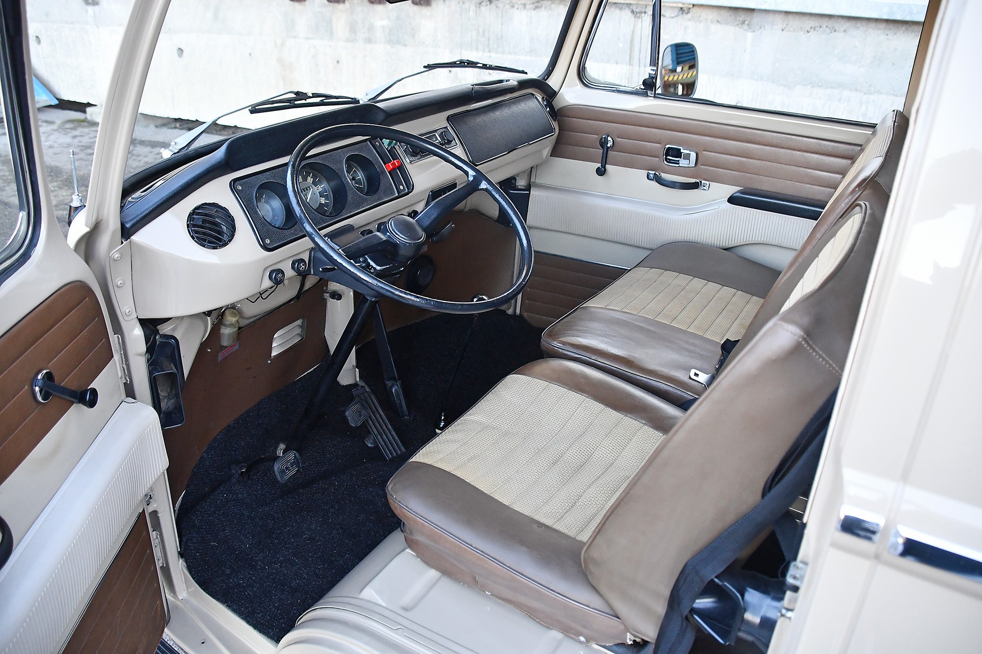 VW T2a Clipper-image-4