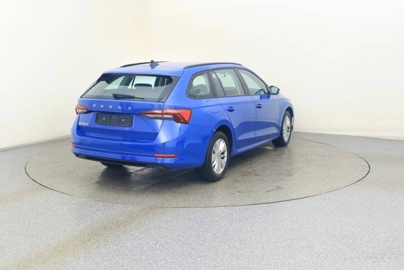 SKODA Octavia Combi 2.0 TDI DSG Ambition-showroom-element-3
