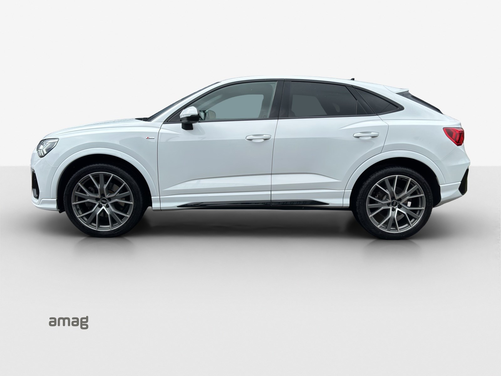 AUDI Q3 Sportback 40 TFSI S line quattro-showroom-element-1