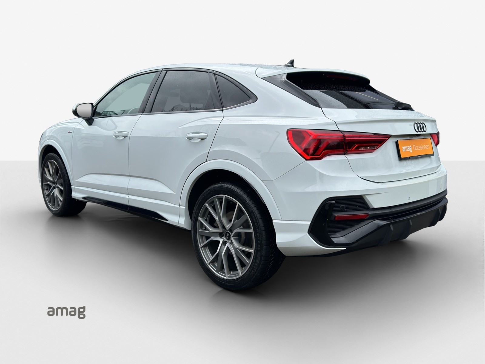 AUDI Q3 Sportback 40 TFSI S line quattro-showroom-element-2