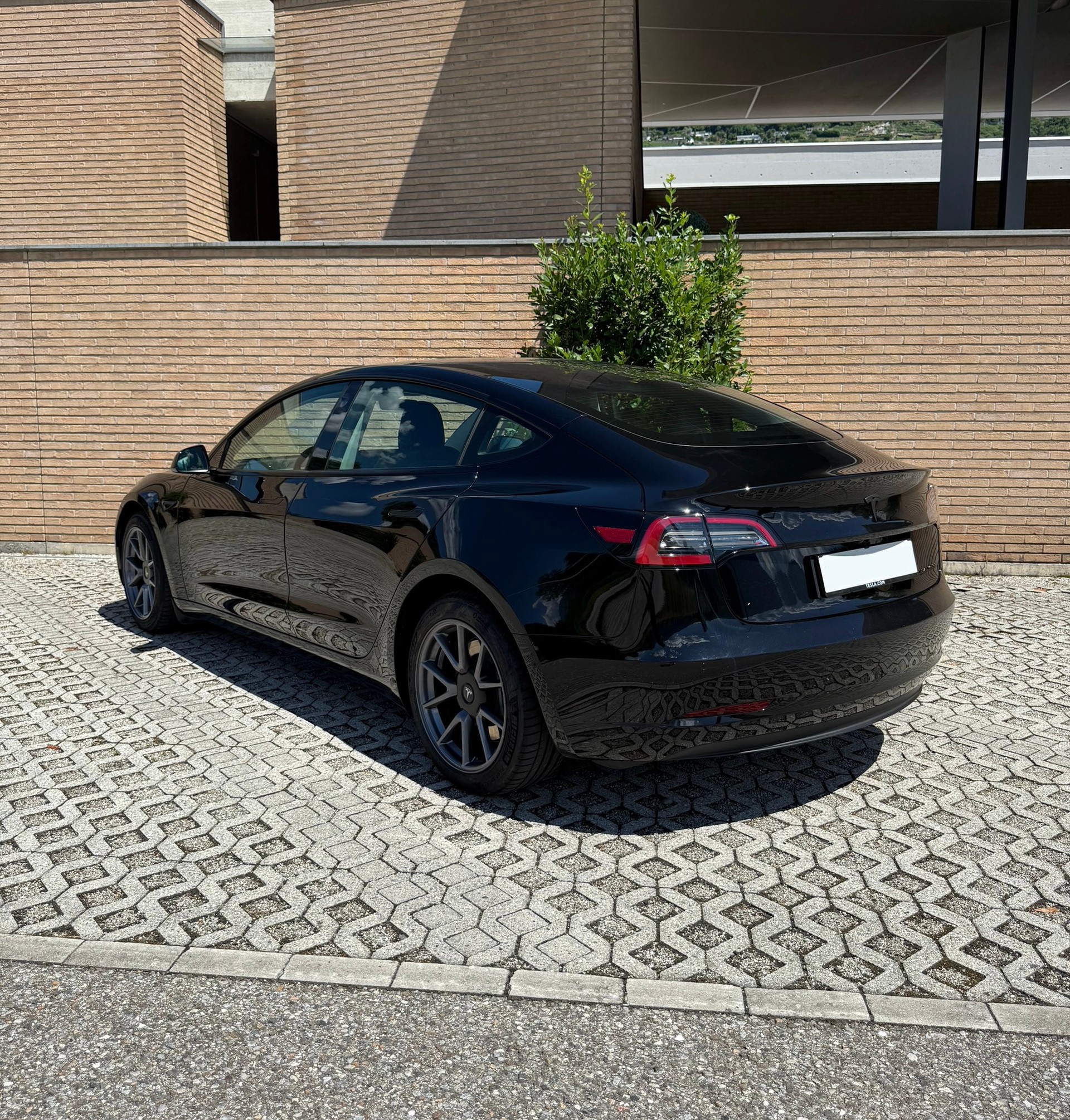 TESLA Model 3 Long Range Dual Motor AWD - Enhanced Autopilot - Acceleration Boost-image-6
