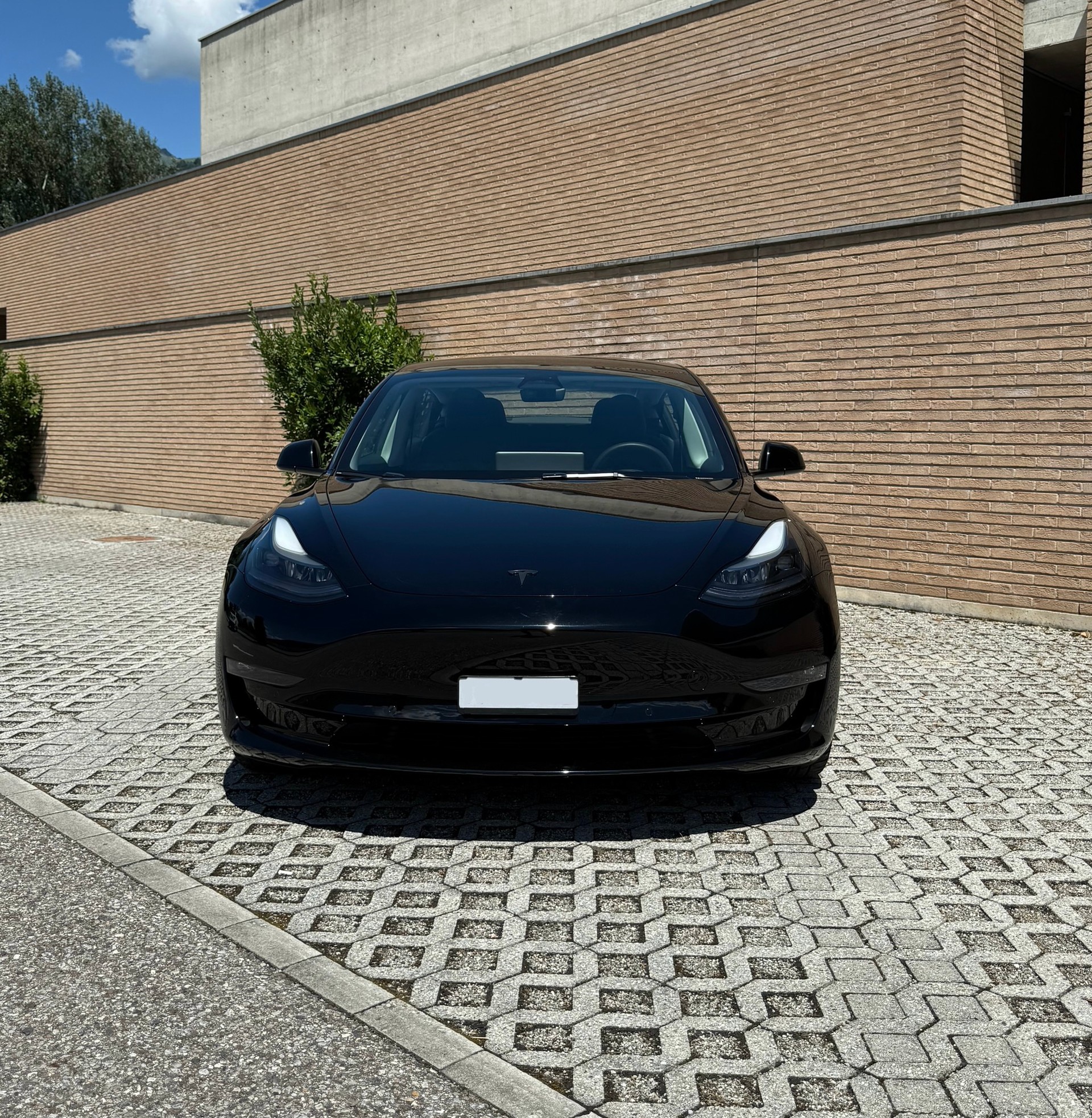 TESLA Model 3 Long Range Dual Motor AWD - Enhanced Autopilot - Acceleration Boost-image-2