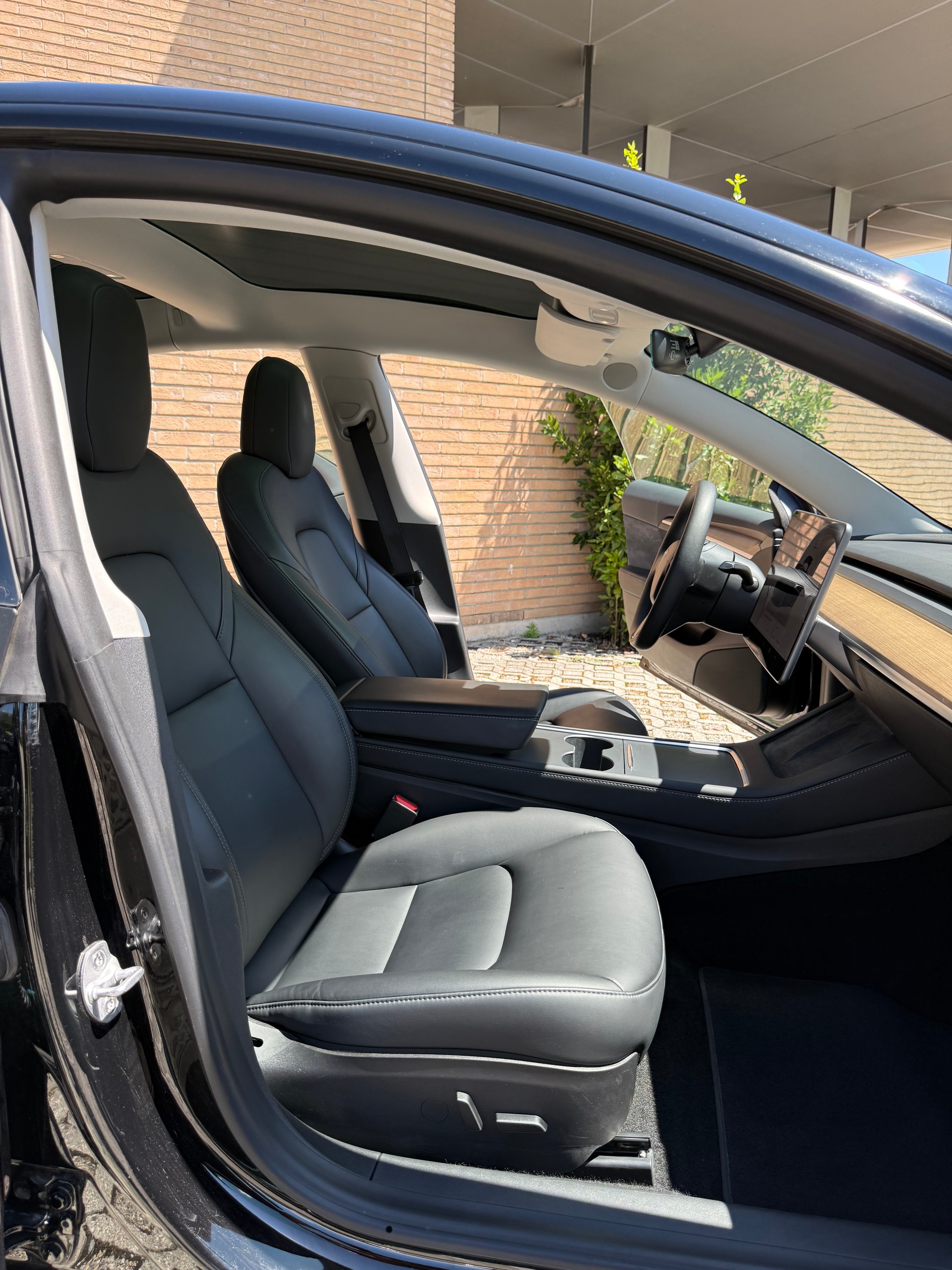 TESLA Model 3 Long Range Dual Motor AWD - Enhanced Autopilot - Acceleration Boost-image-14