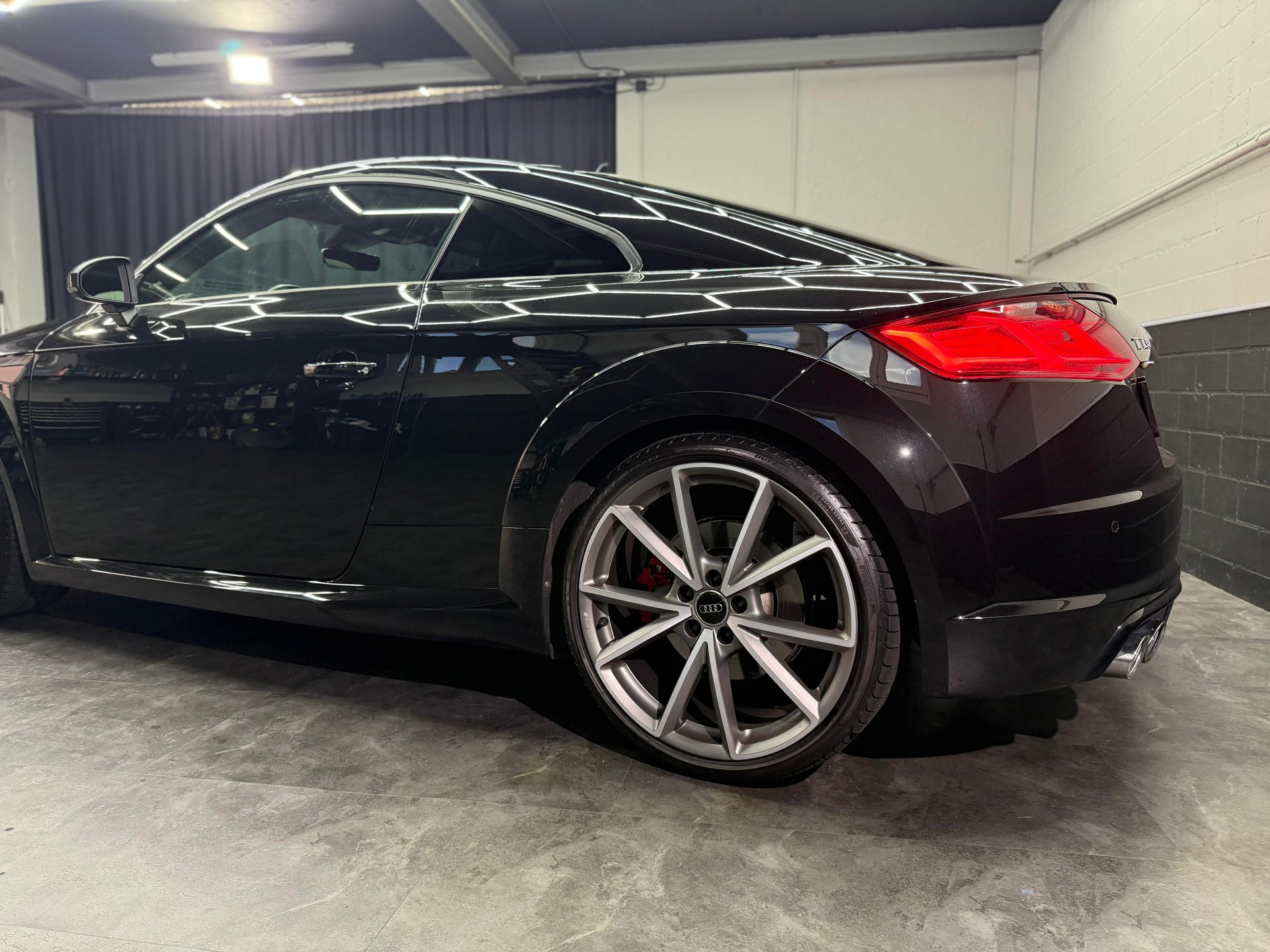 AUDI TTS Coupé 2.0 TFSI quattro S-tronic-showroom-element-3
