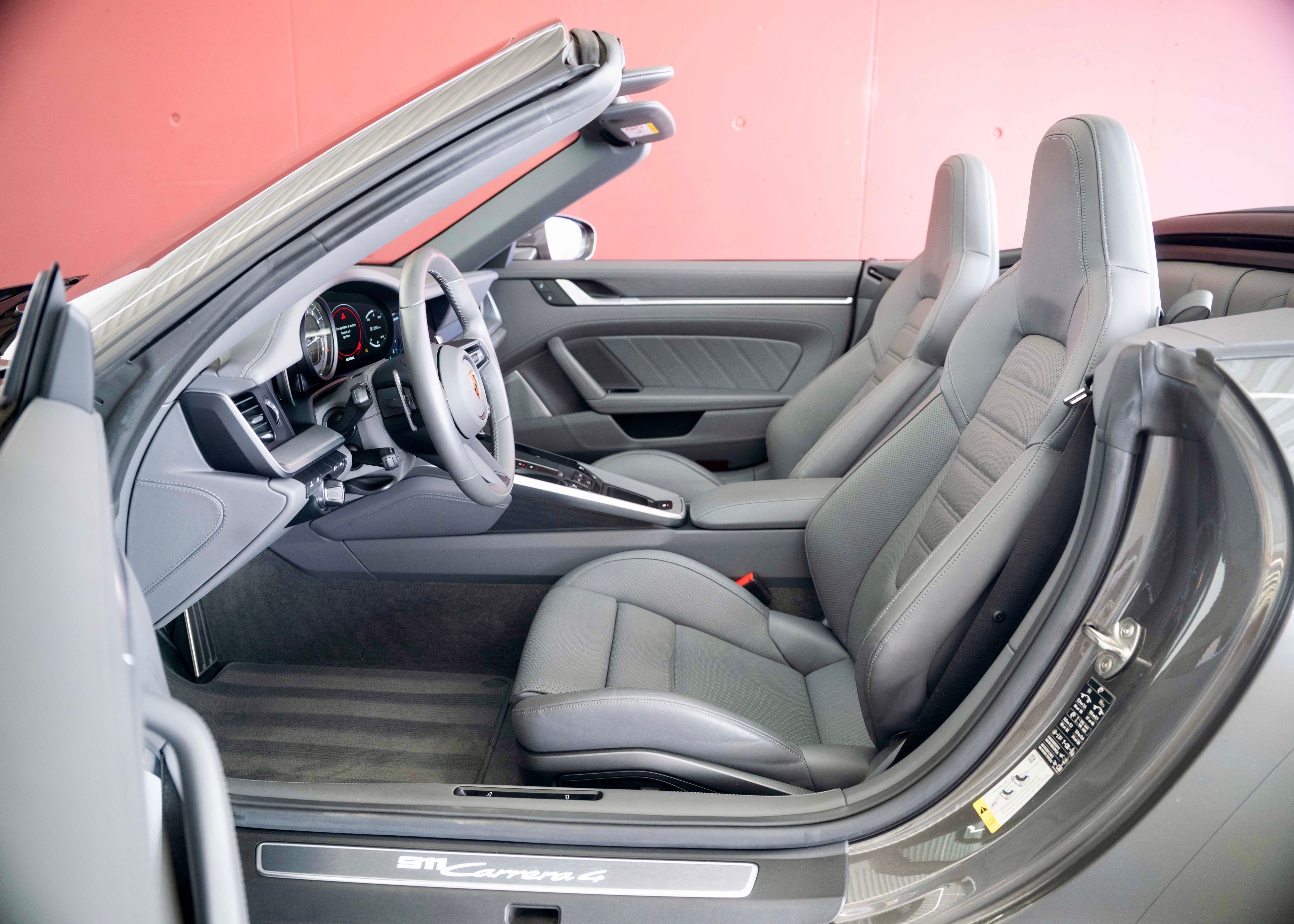 Image PORSCHE 911 911 Carrera 4 Cabriolet PDK Exclusive Manufaktur (1 owner, like new)