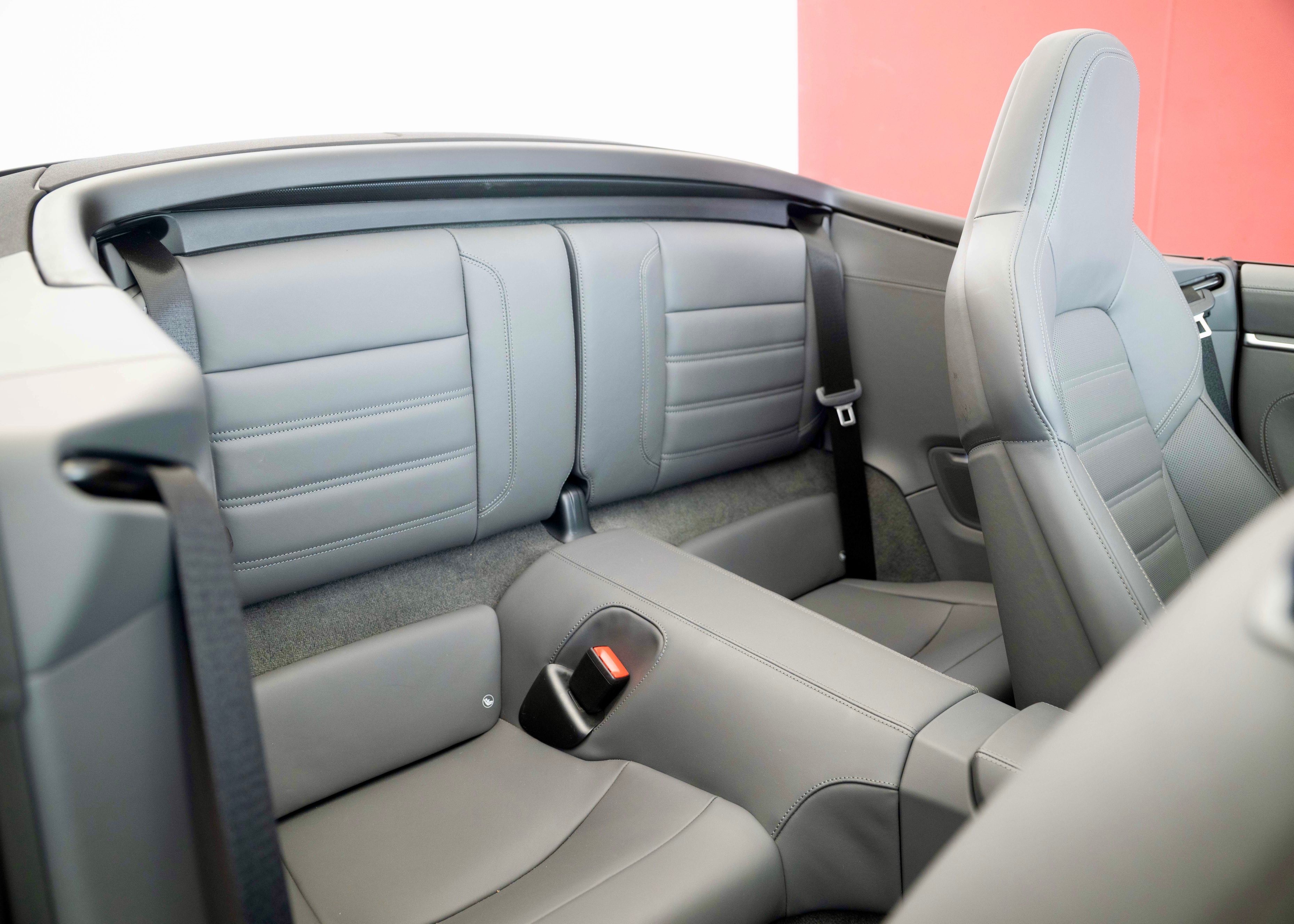 Image PORSCHE 911 911 Carrera 4 Cabriolet PDK Exclusive Manufaktur (1 owner, like new)