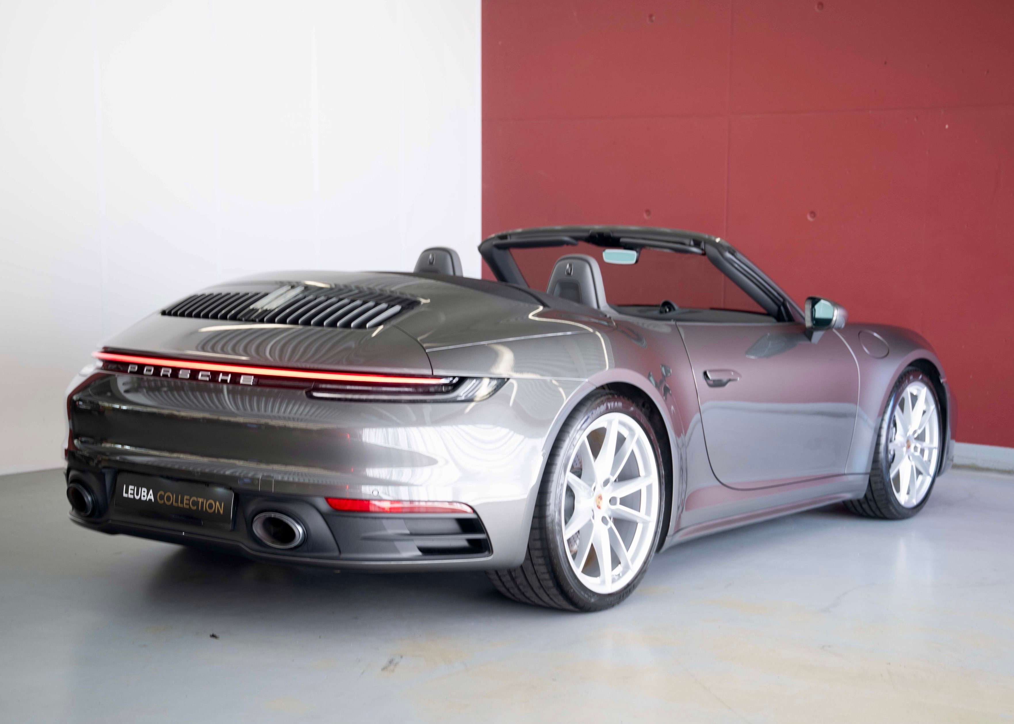 Image PORSCHE 911 911 Carrera 4 Cabriolet PDK Exclusive Manufaktur (1 owner, like new)
