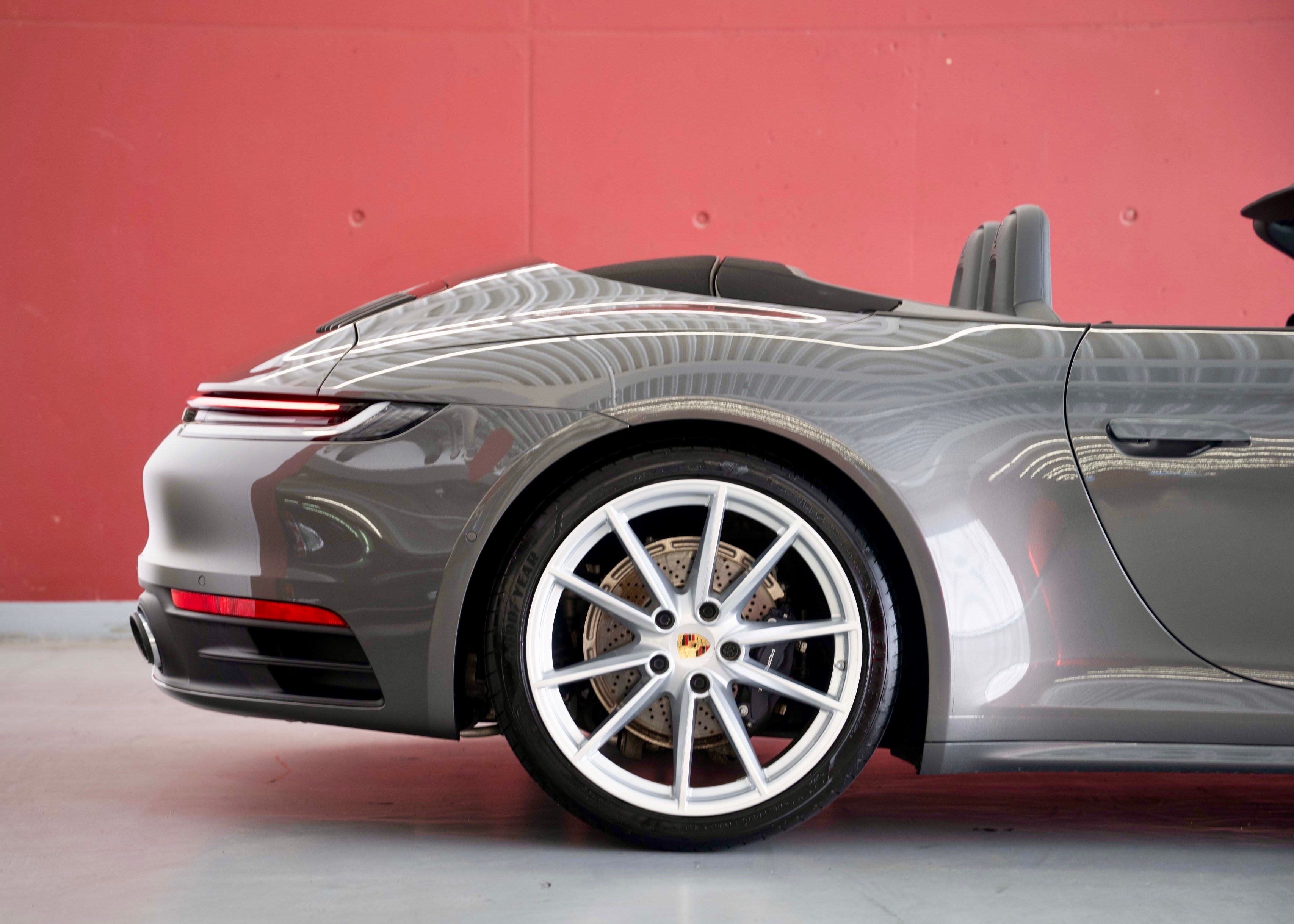 Image PORSCHE 911 911 Carrera 4 Cabriolet PDK Exclusive Manufaktur (1 owner, like new)