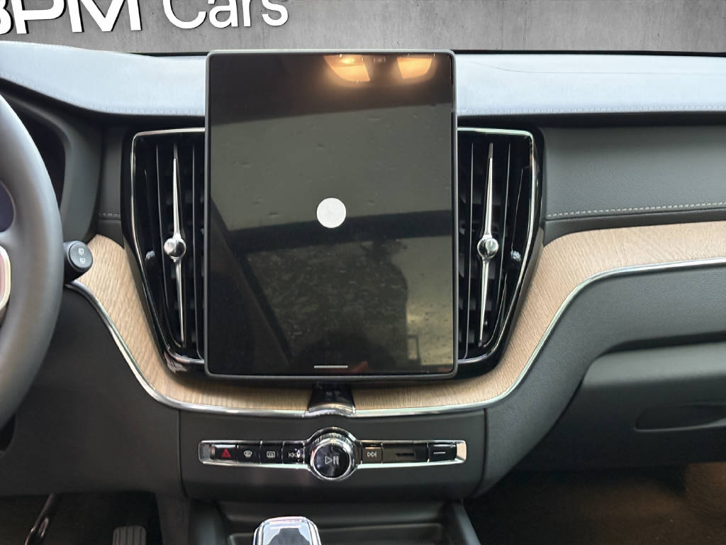 Image VOLVO XC60 XC60 2.0 B5 MH Ultra Dark AWD