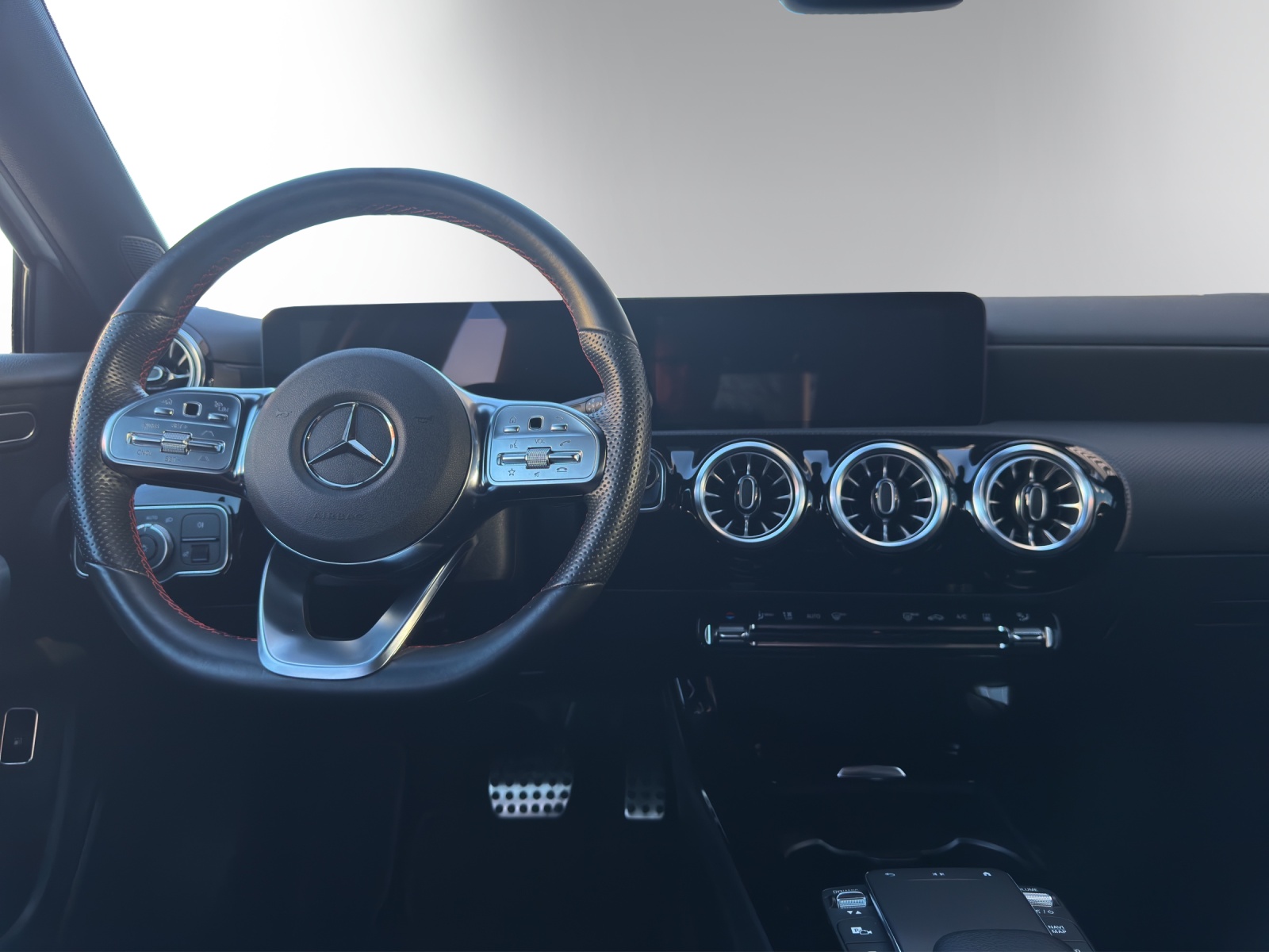 Image MERCEDES-BENZ A-250 A 250e AMG Line