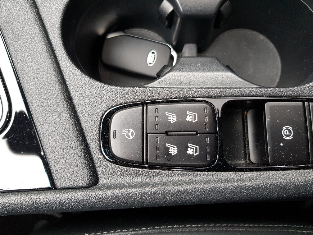 KIA Niro 1.6 GDi Plug-in Hybrid-image-5